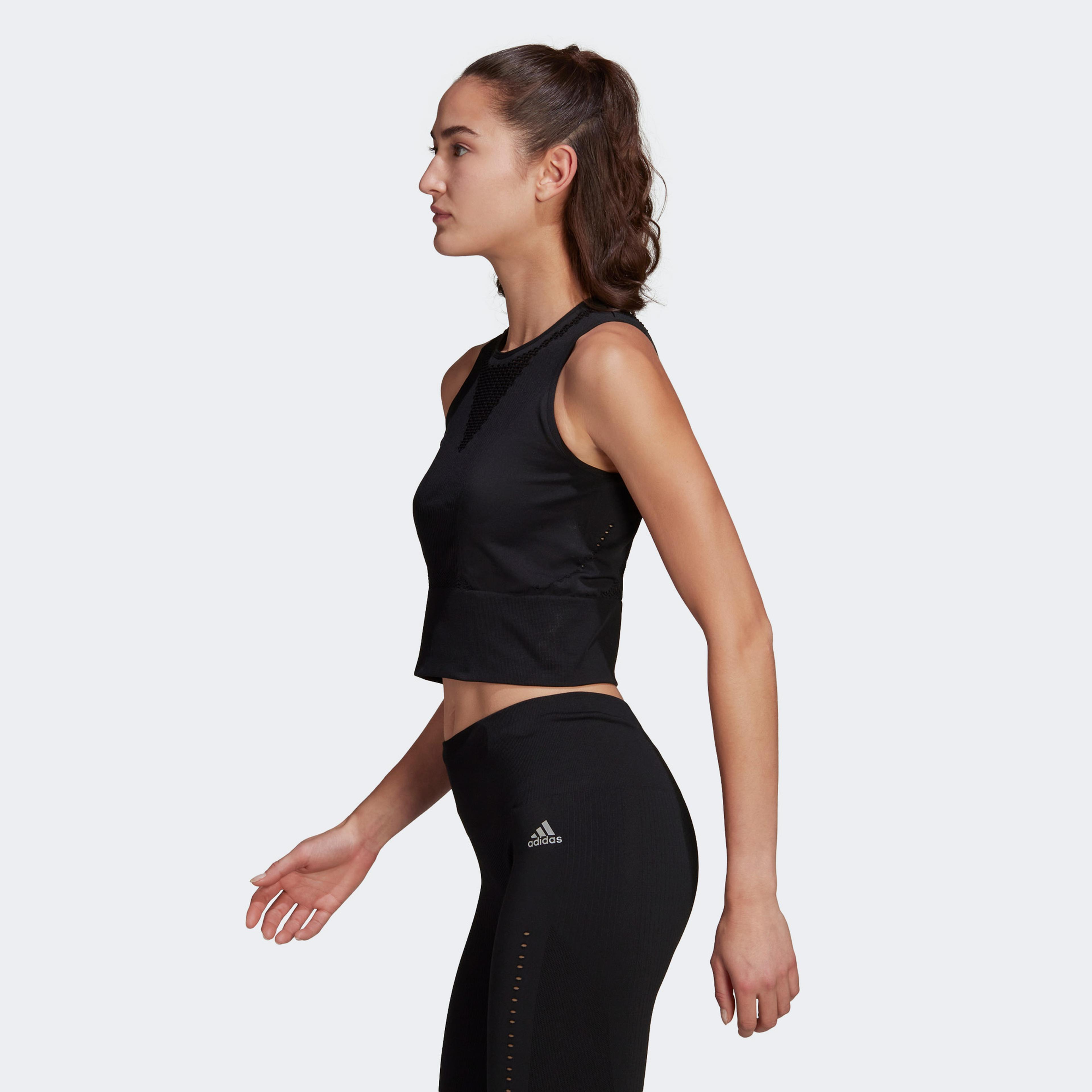 adidas Aeroknit Kadın Siyah Crop Top