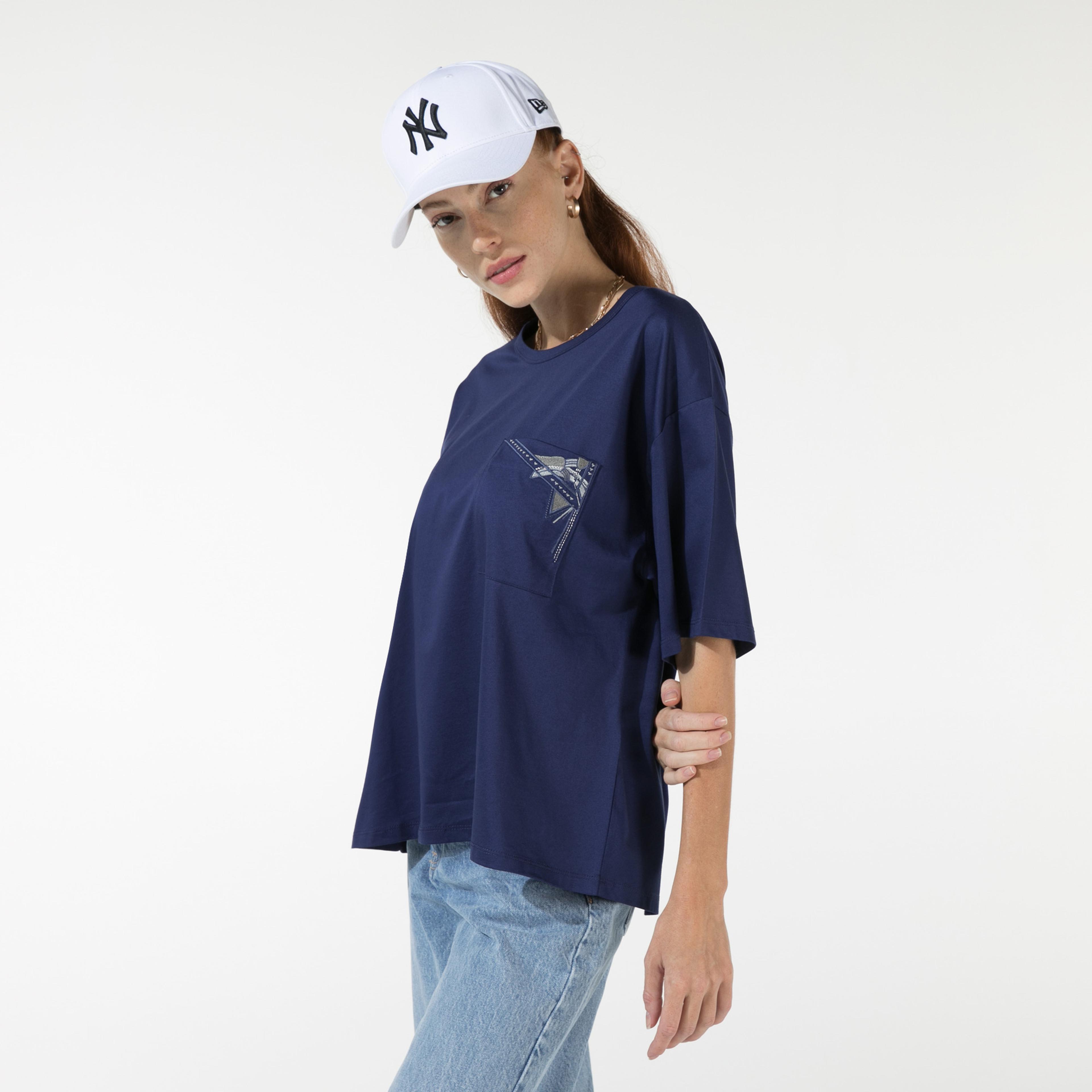 rue Kadın Lacivert Cep Detaylı Baskılı T-Shirt