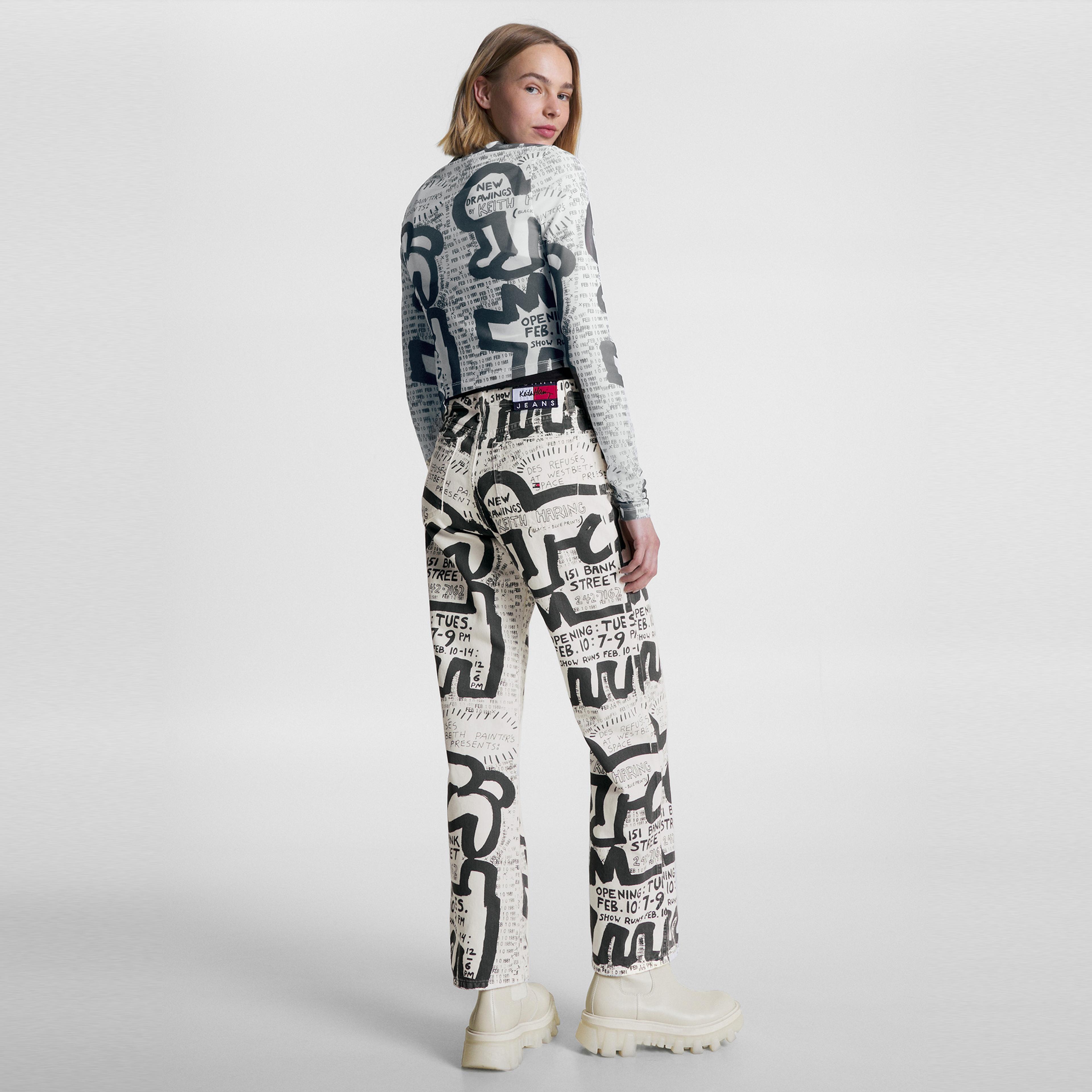Tommy Jeans X Keith Haring Exhibit Poster Mesh Top Kadın Bej Uzun Kollu T-Shirt