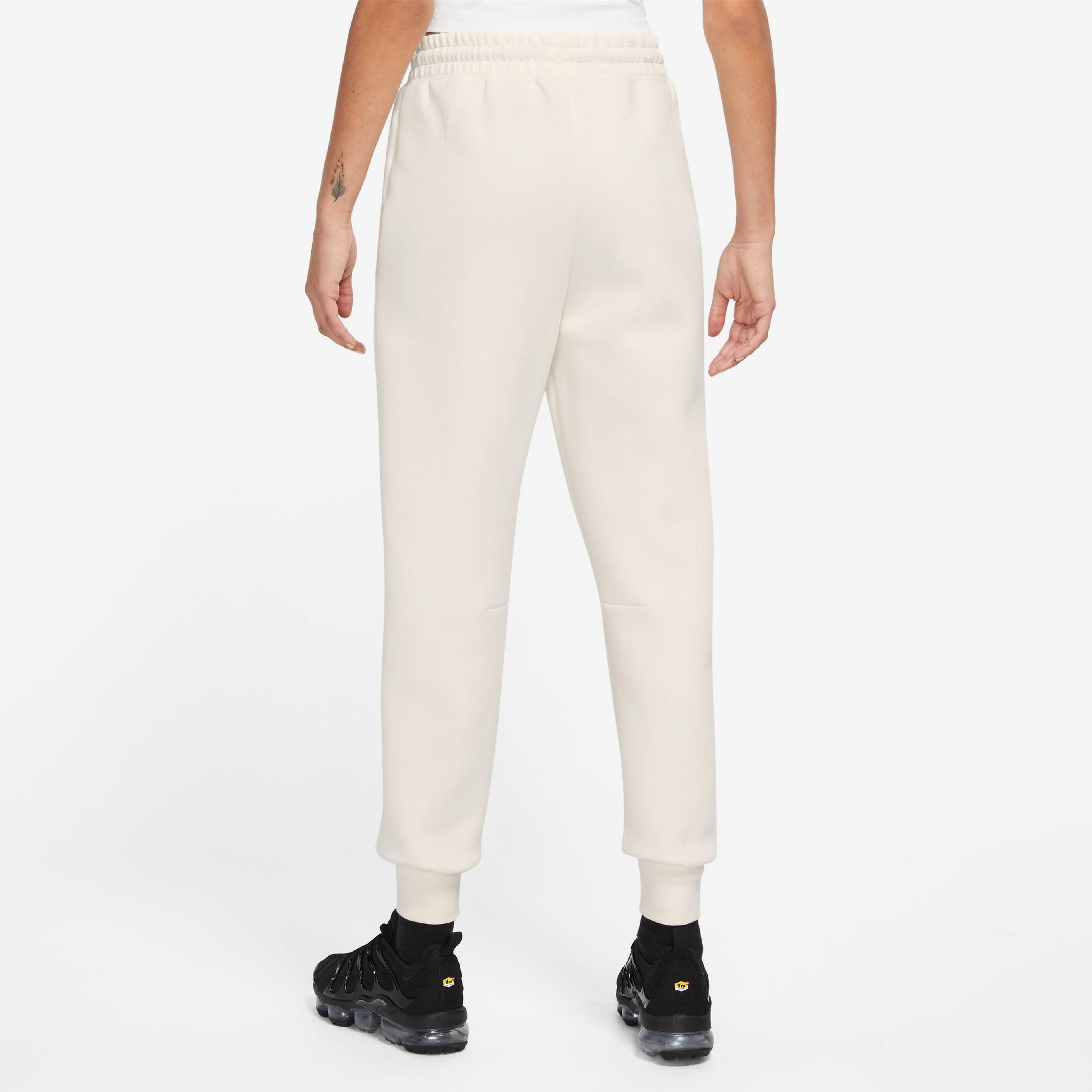 Nike Sportswear Tech Fleece Kadın Beyaz Eşofman Altı
