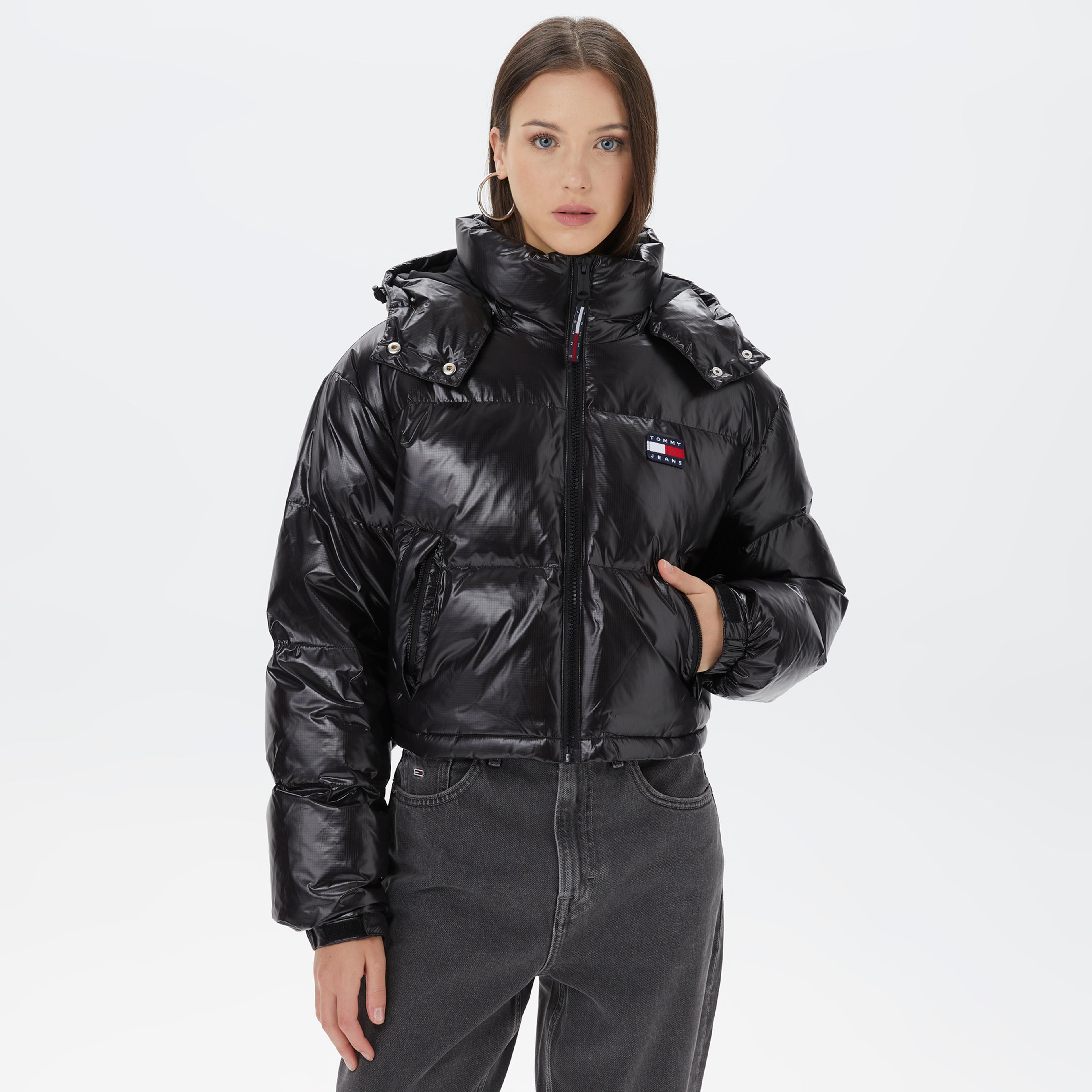Tommy Hilfiger Crop Alaska Puffer Kadın Siyah Mont