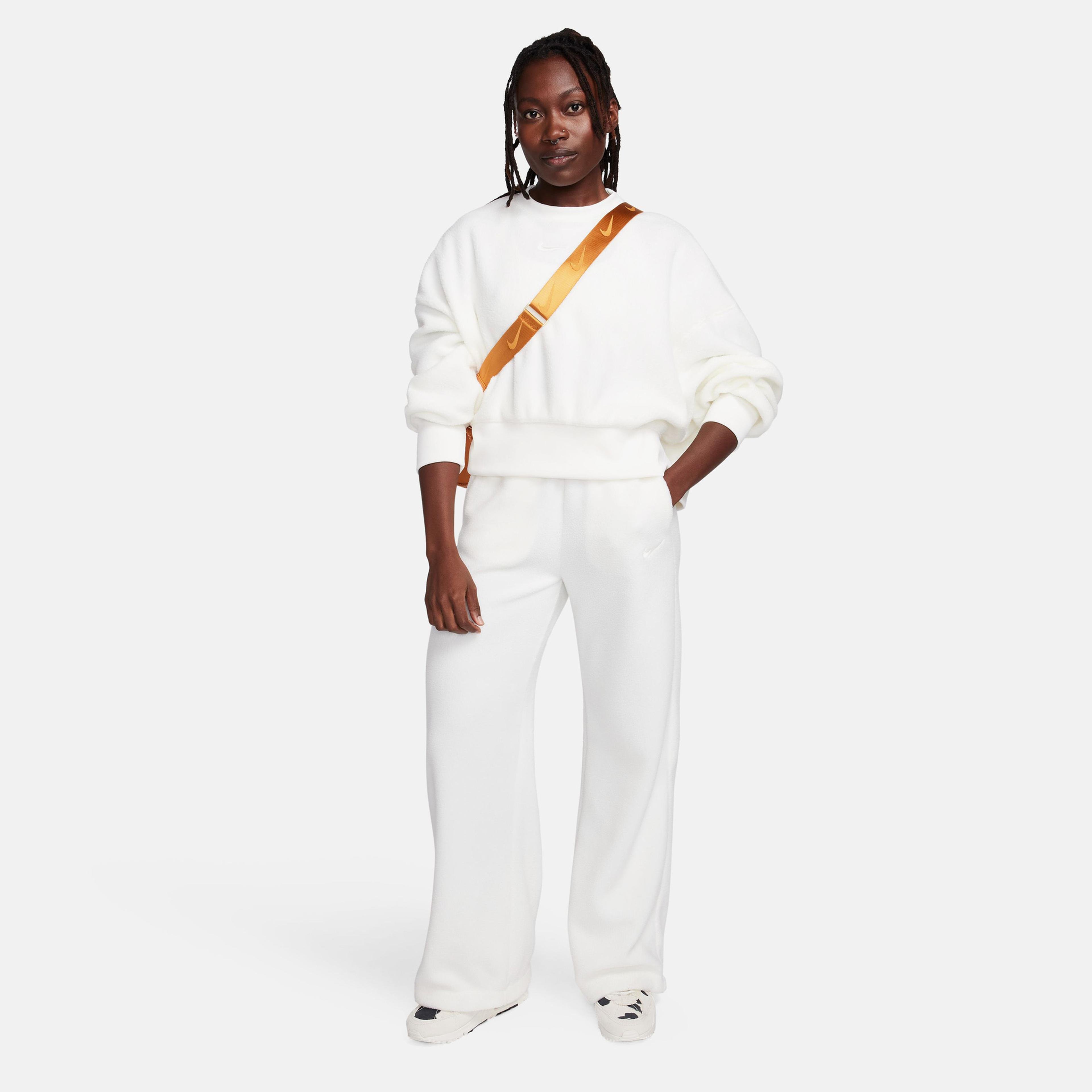 Nike Sportswear Plush Mod Cropped Crew-Neck Kadın Beyaz Sweatshirt