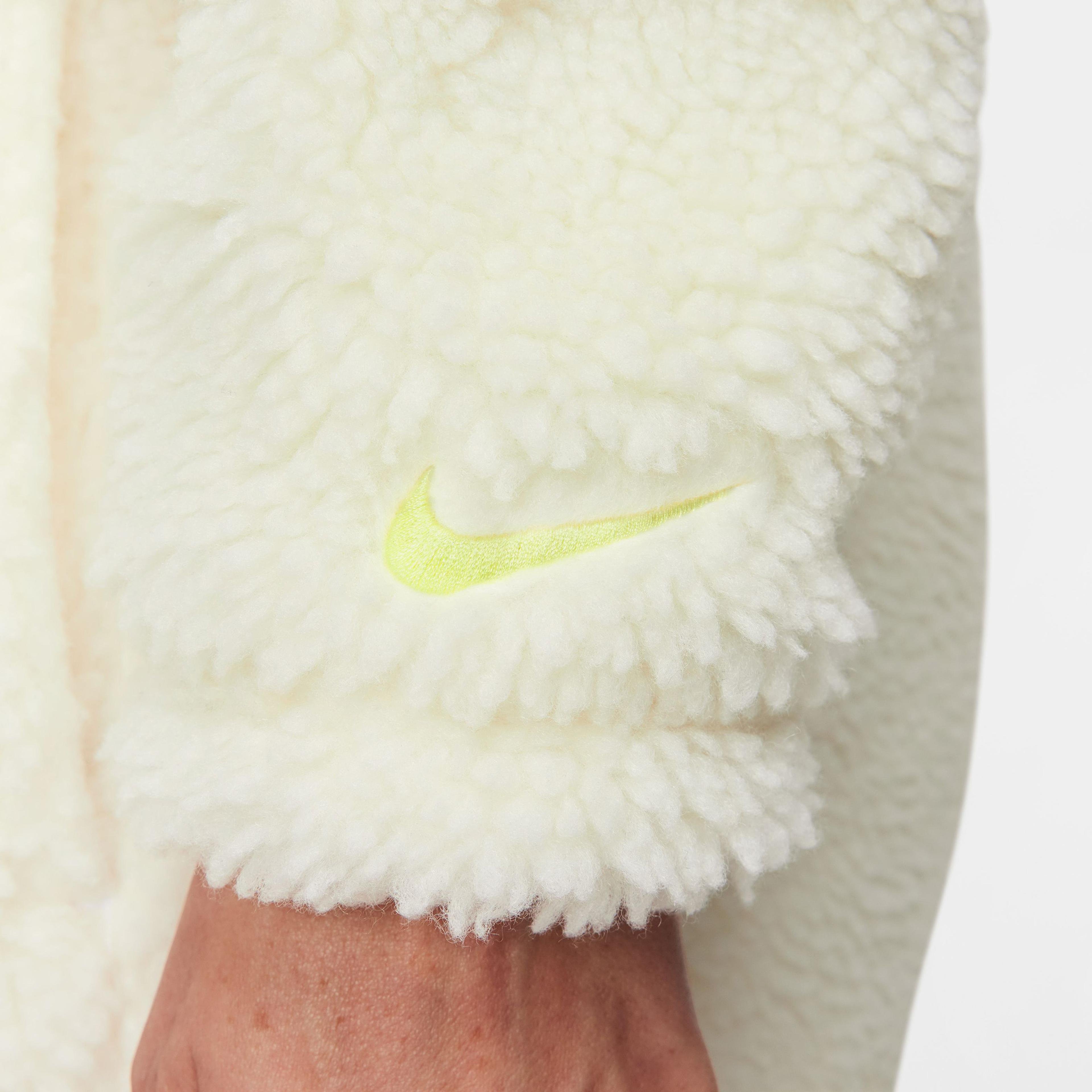 Nike Sportswear Logo  Sherpa Kadın Beyaz Mont