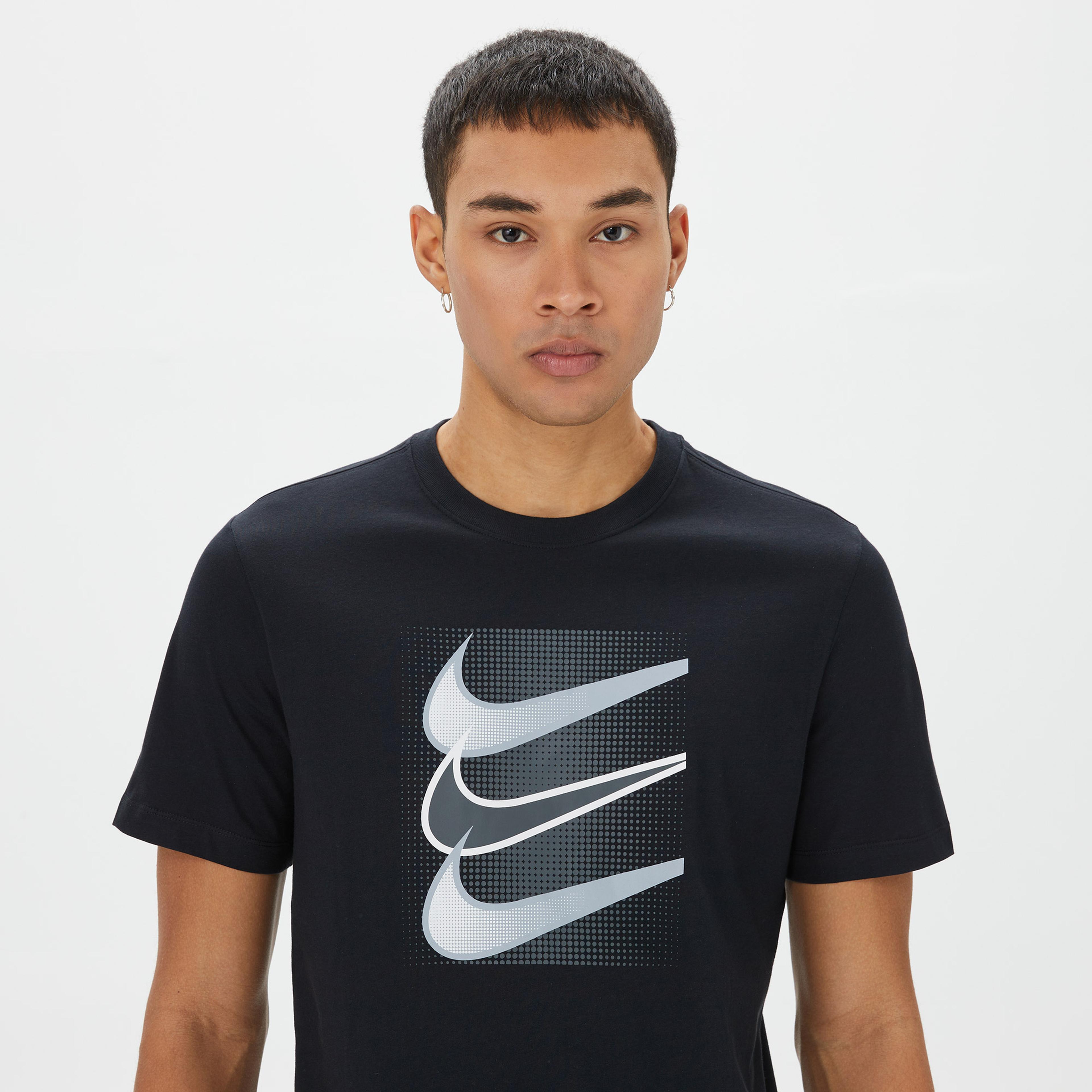 Nike Sportswear 12Mo Swoosh Erkek Siyah T-Shirt