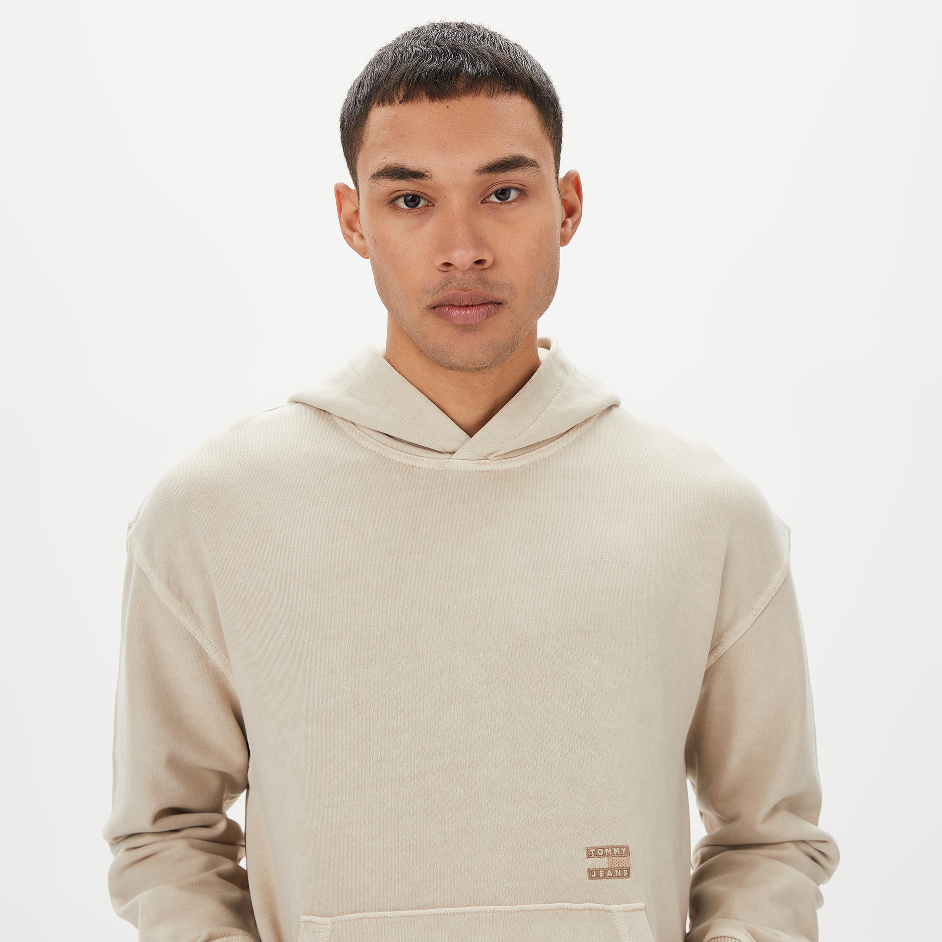 Tommy Jeans Relax Tonal Badge Hoodie Erkek Bej Sweatshirt