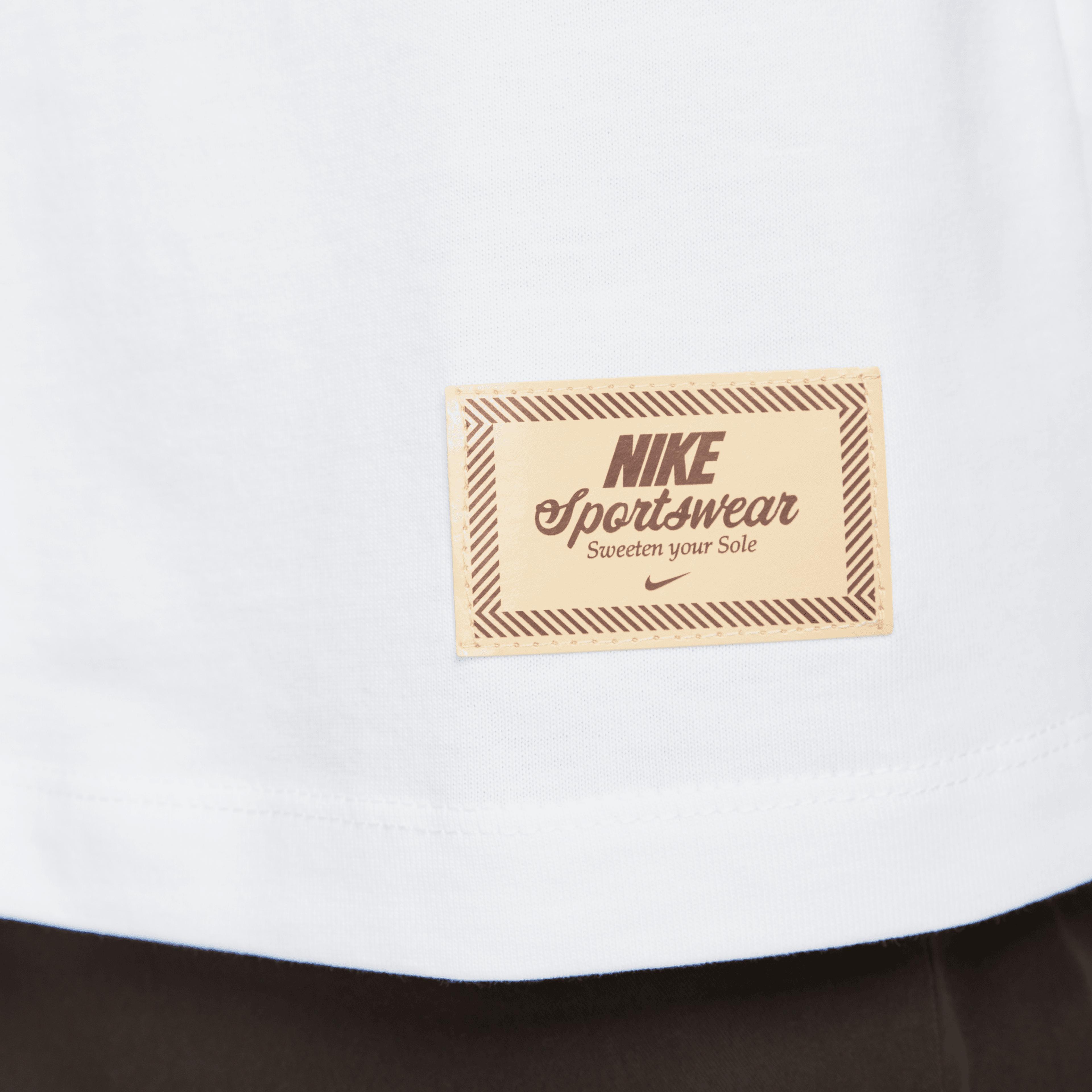 Nike Sportswear Coffee Swoosh Graphic Erkek Beyaz T-Shirt