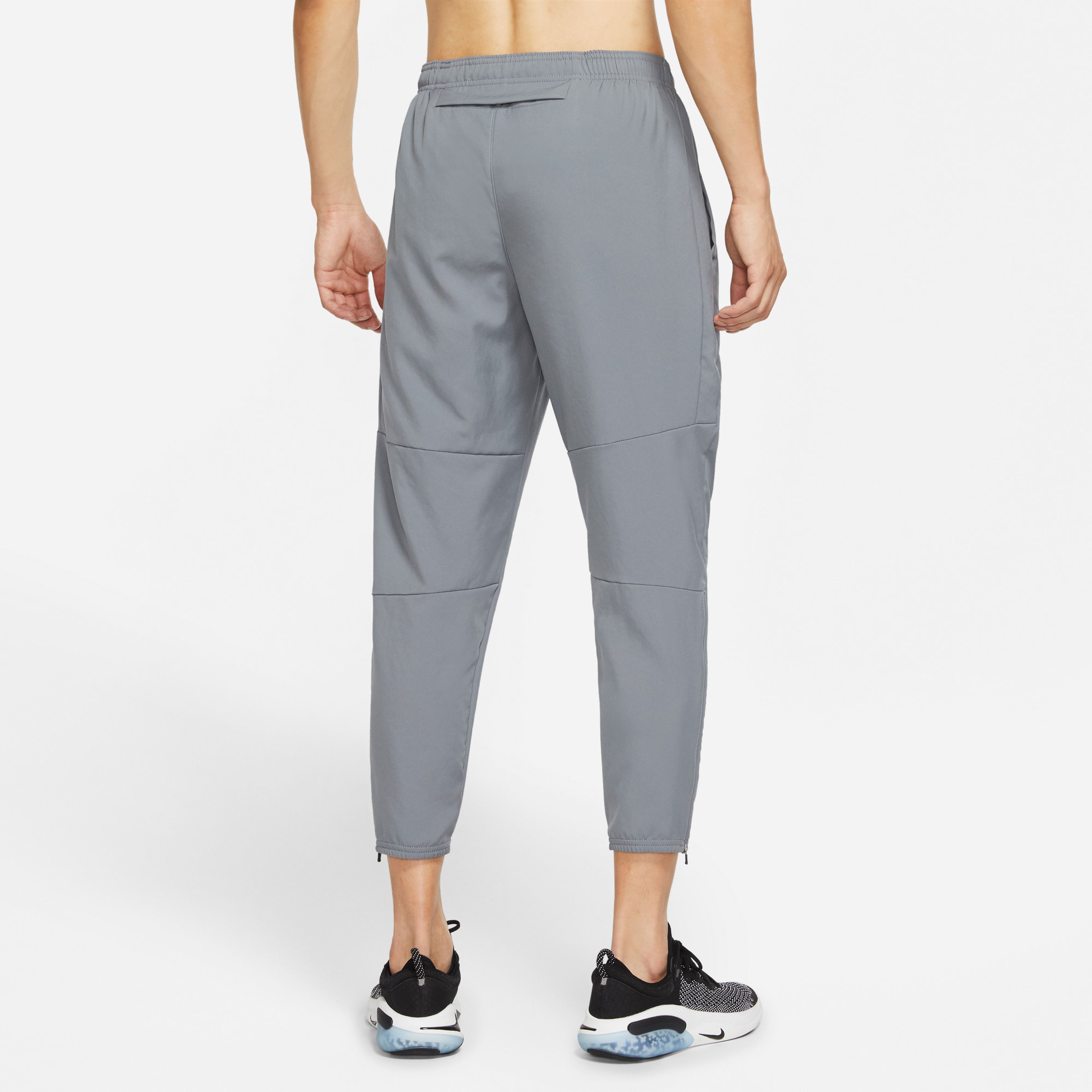 Nike Dri-FIT Challenger Woven Erkek Gri Eşofman Altı