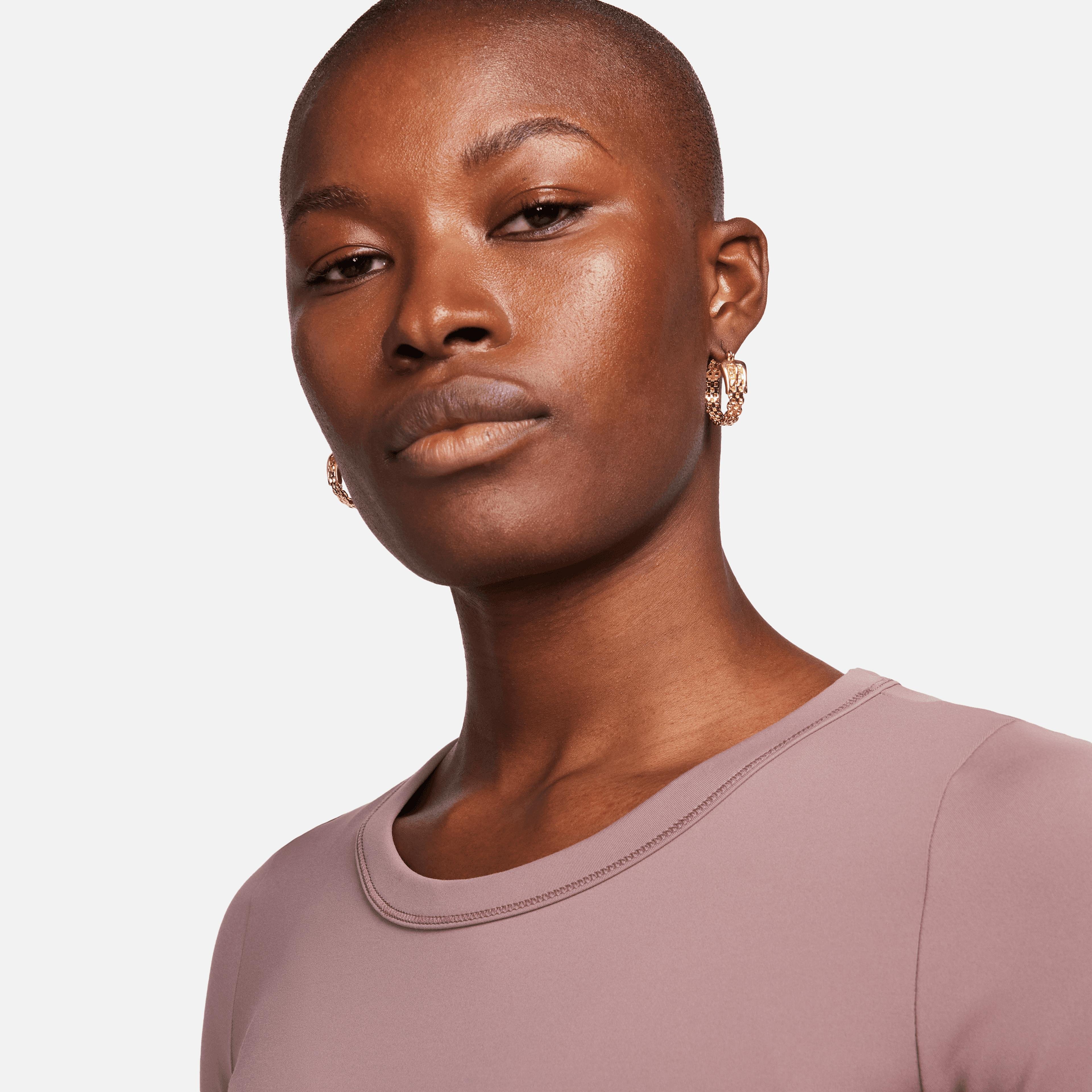 Nike One Fitted Dri-FIT Kadın Kahverengi T-Shirt
