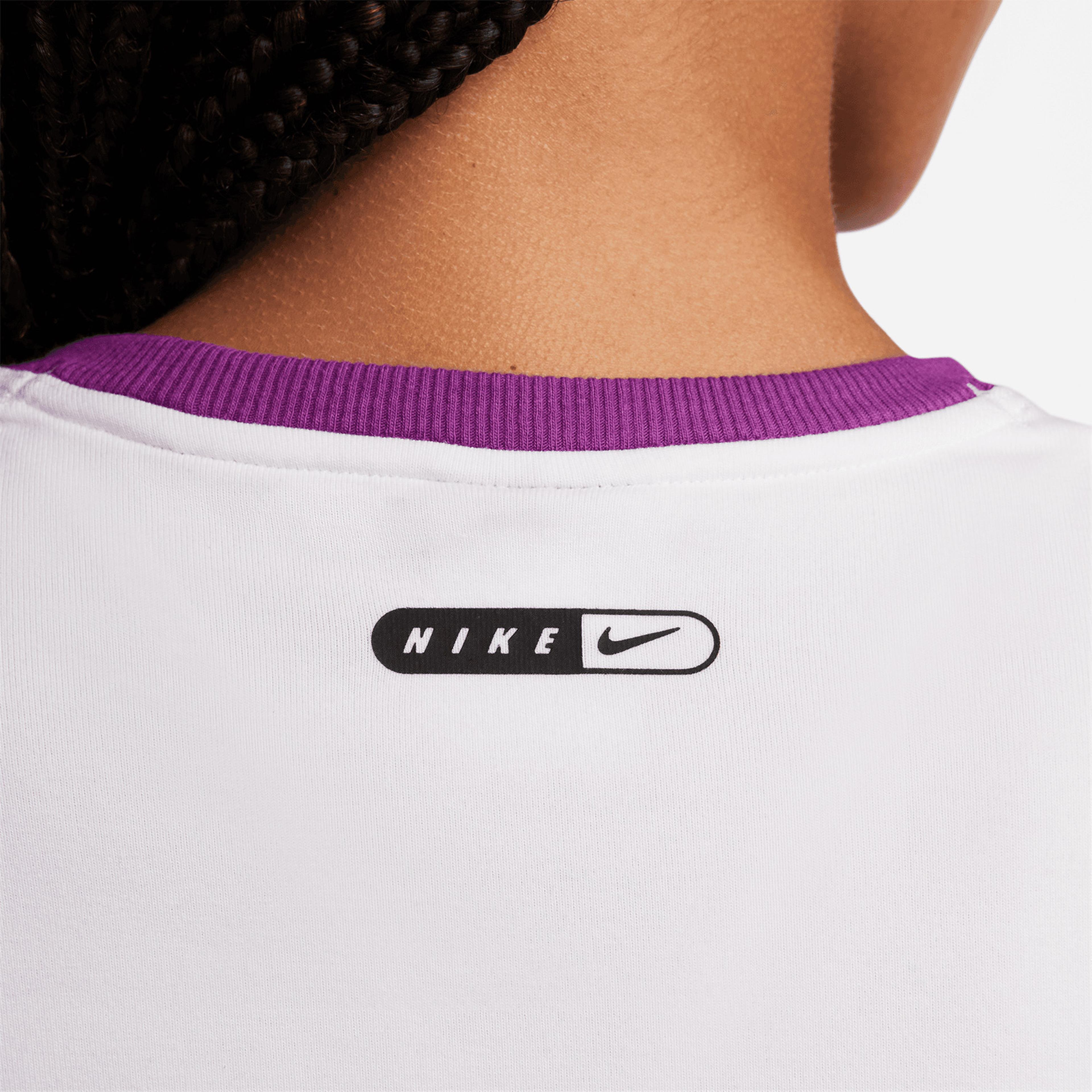 Nike Sportswear Kadın Beyaz Crop T-Shirt