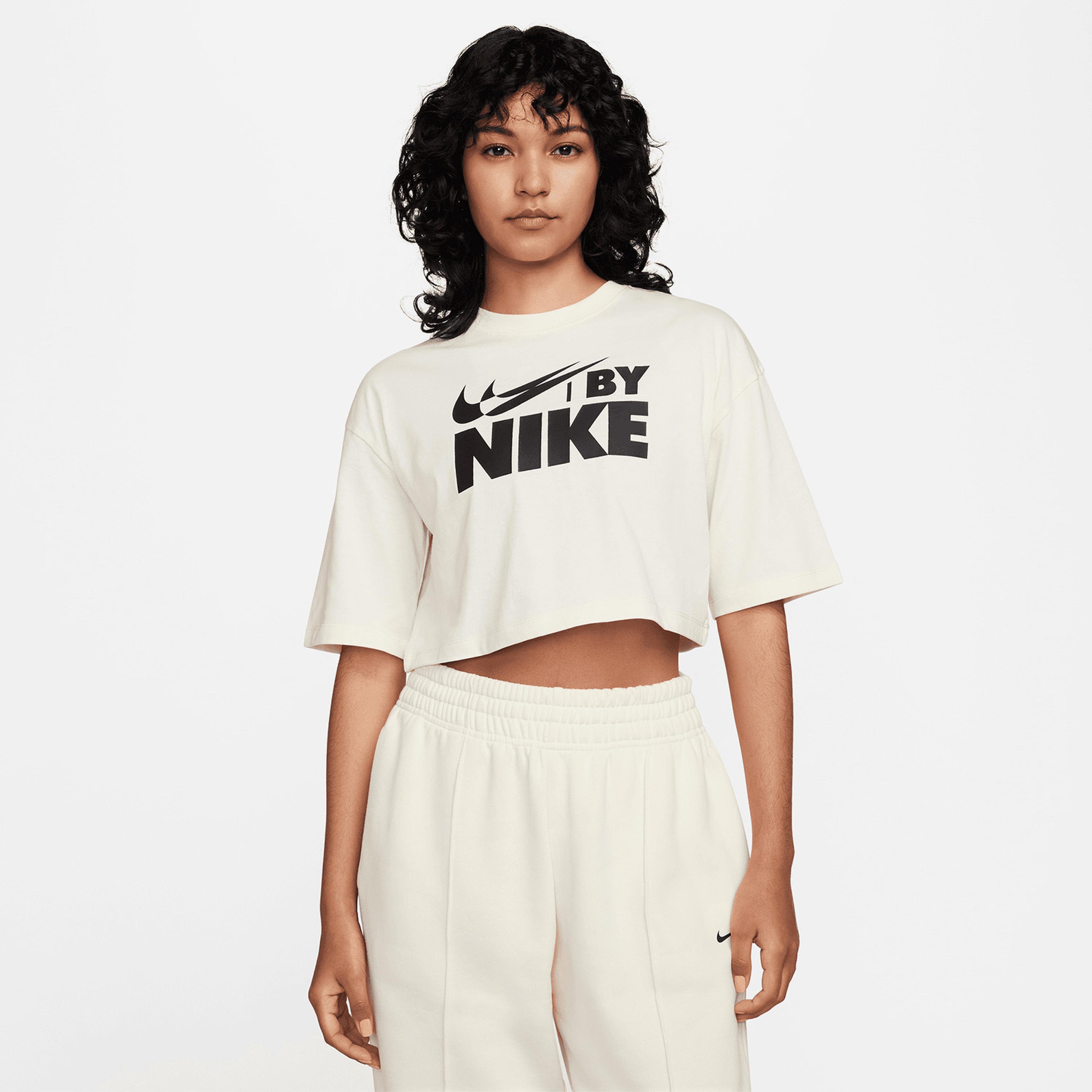 Nike Sportswear Kadın Krem Crop T-Shirt