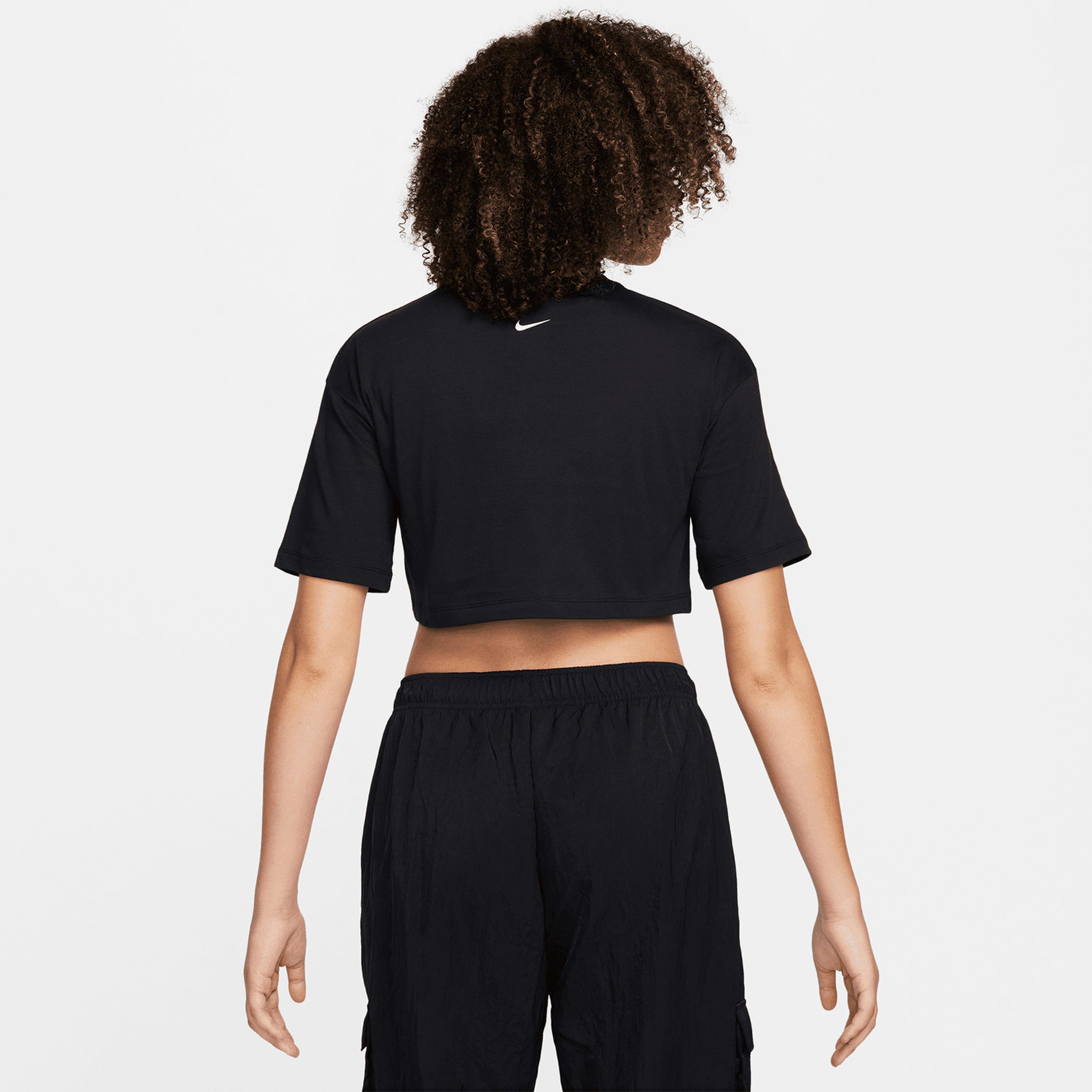 Nike Sportswear Kadın Siyah Crop T-Shirt