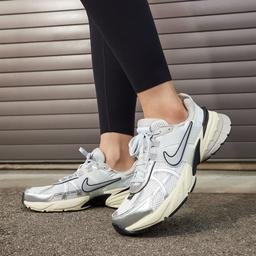 Nike V2K Run Sportswear Kadın Beyaz Spor Ayakkabı