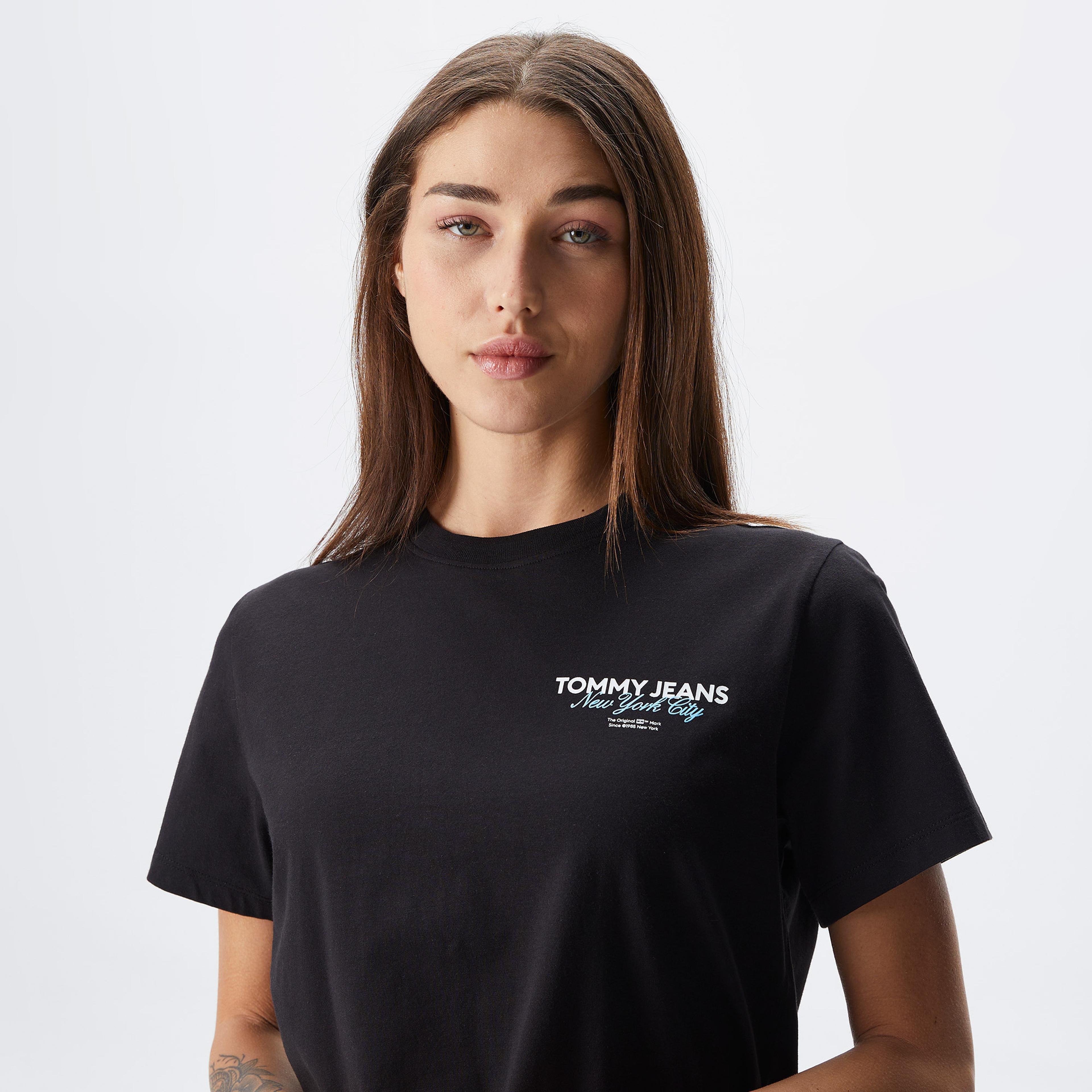 Tommy Jeans Essential Logo 2 + Kadın Siyah T-Shirt