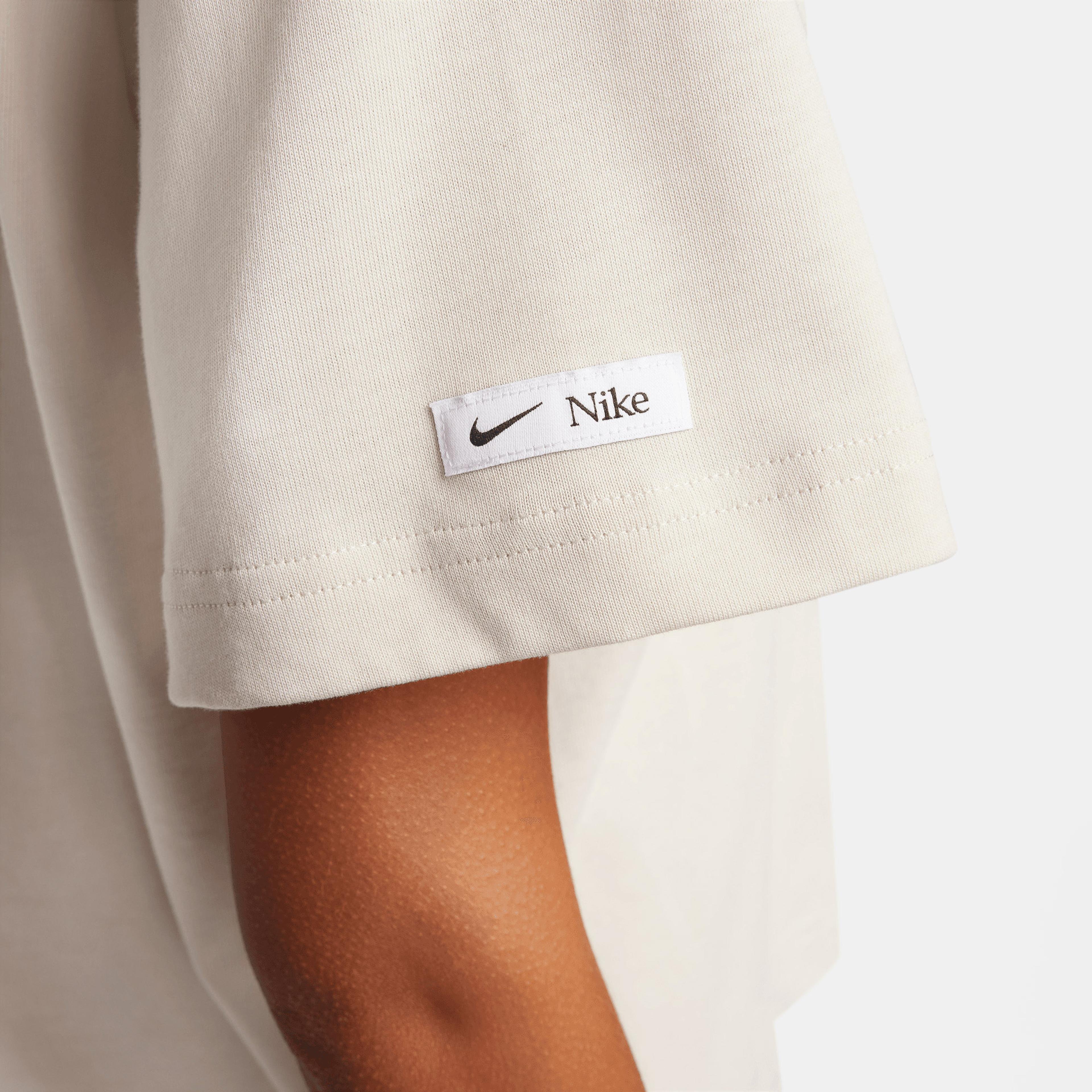 Nike Sportswear Kadın Krem T-Shirt