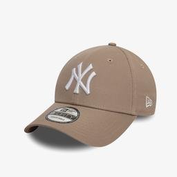 New Era League Essential New York Yankees 9FORTY Kadın Krem Şapka