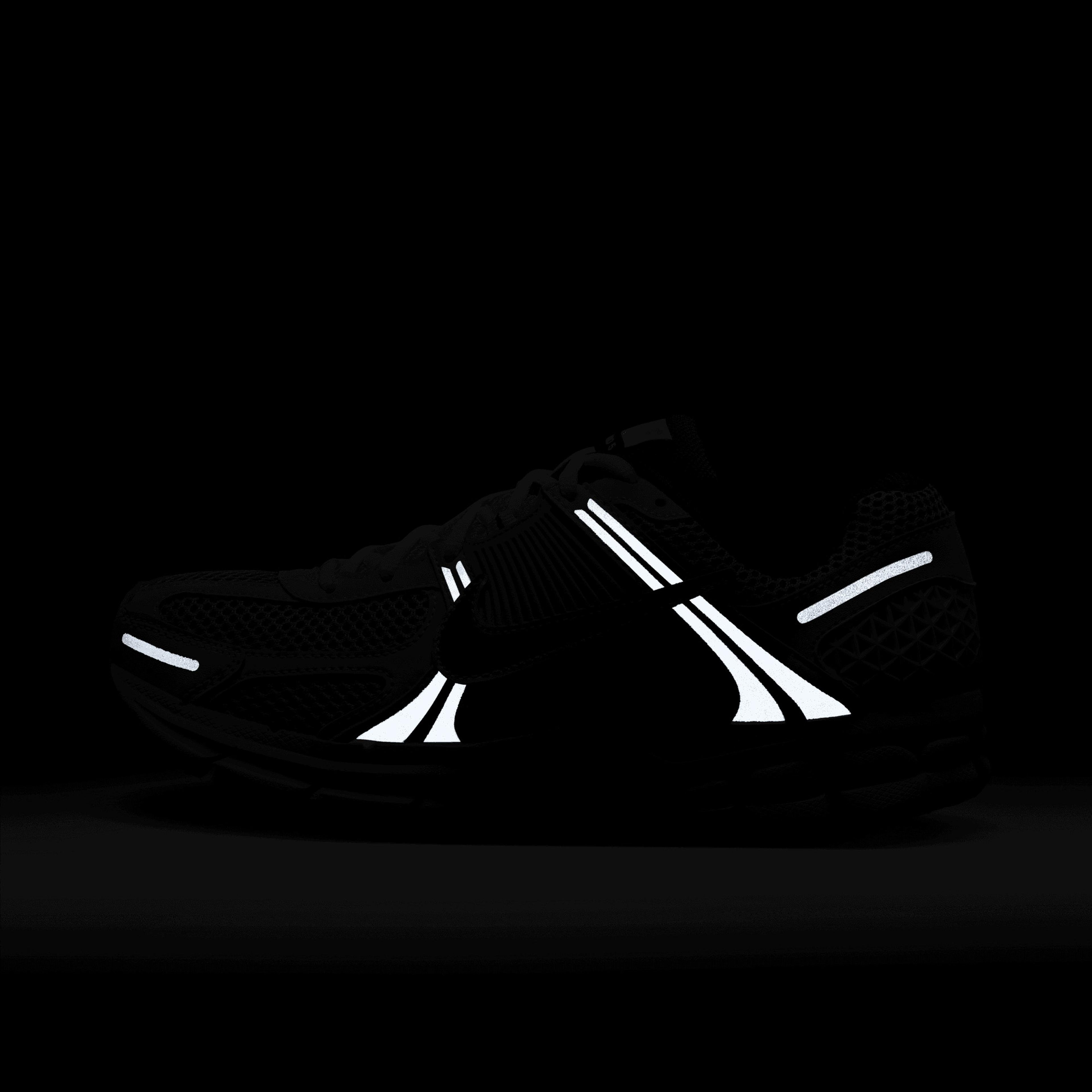 Nike Zoom Vomero 5 Sportswear Kadın Siyah Spor Ayakkabı