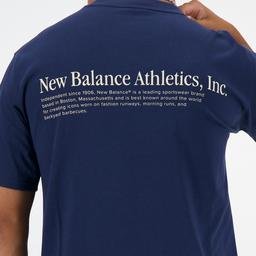 New Balance Athletics Flocked Relaxed Tee Erkek T-Shirt