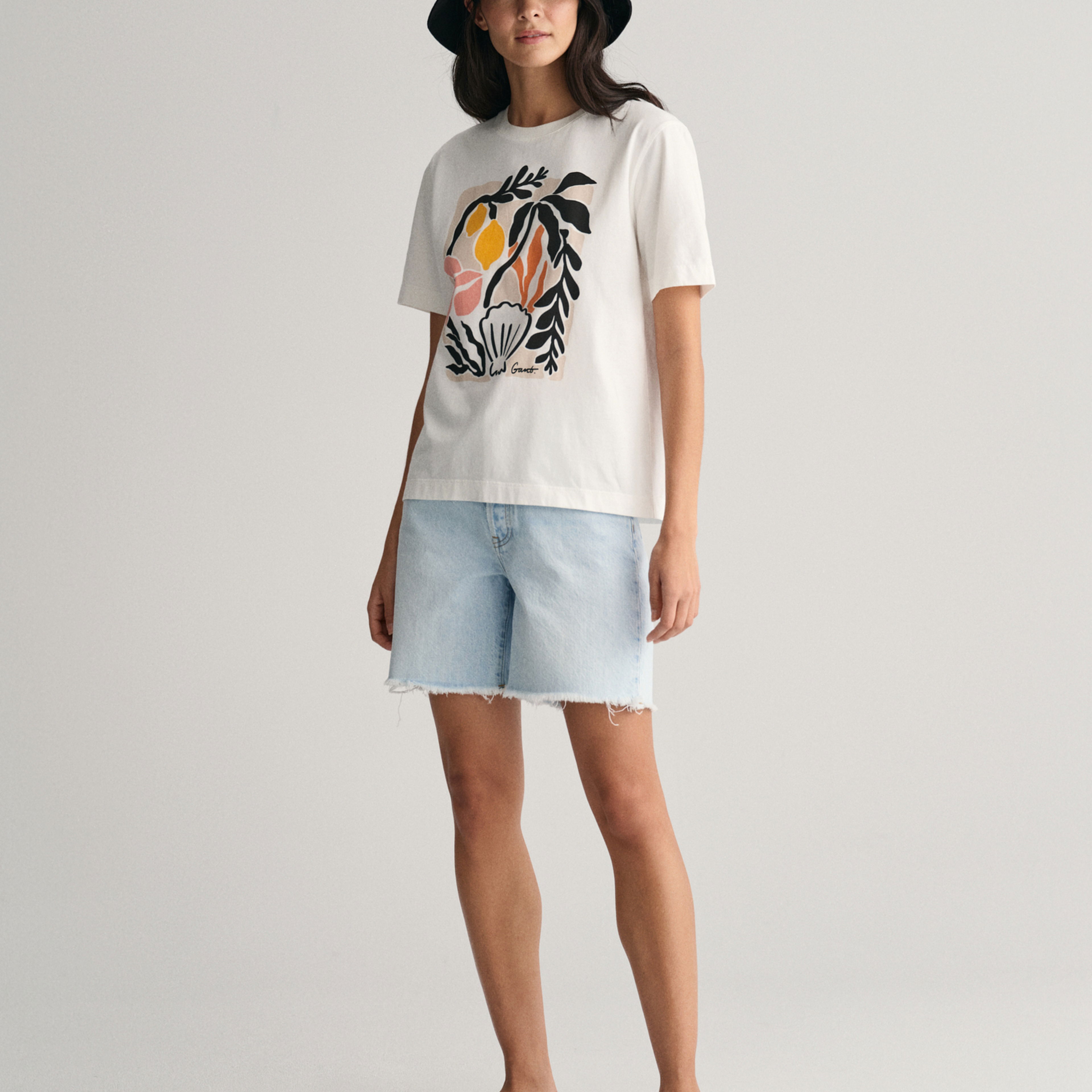 GANT Kadın Krem Relaxed Fit Bisiklet Yaka Desenli T-shirt