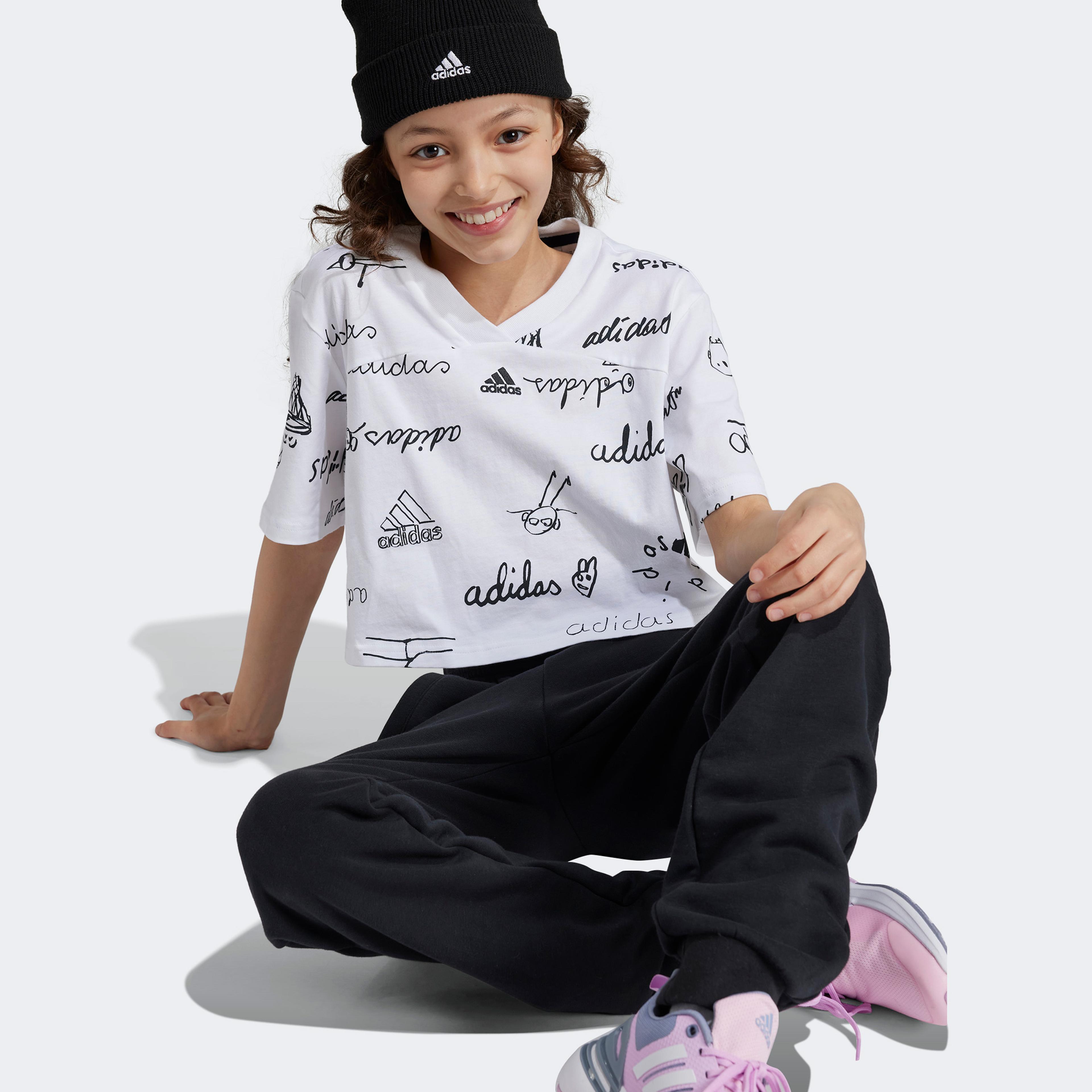 adidas Brand Love Çocuk Beyaz T-Shirt