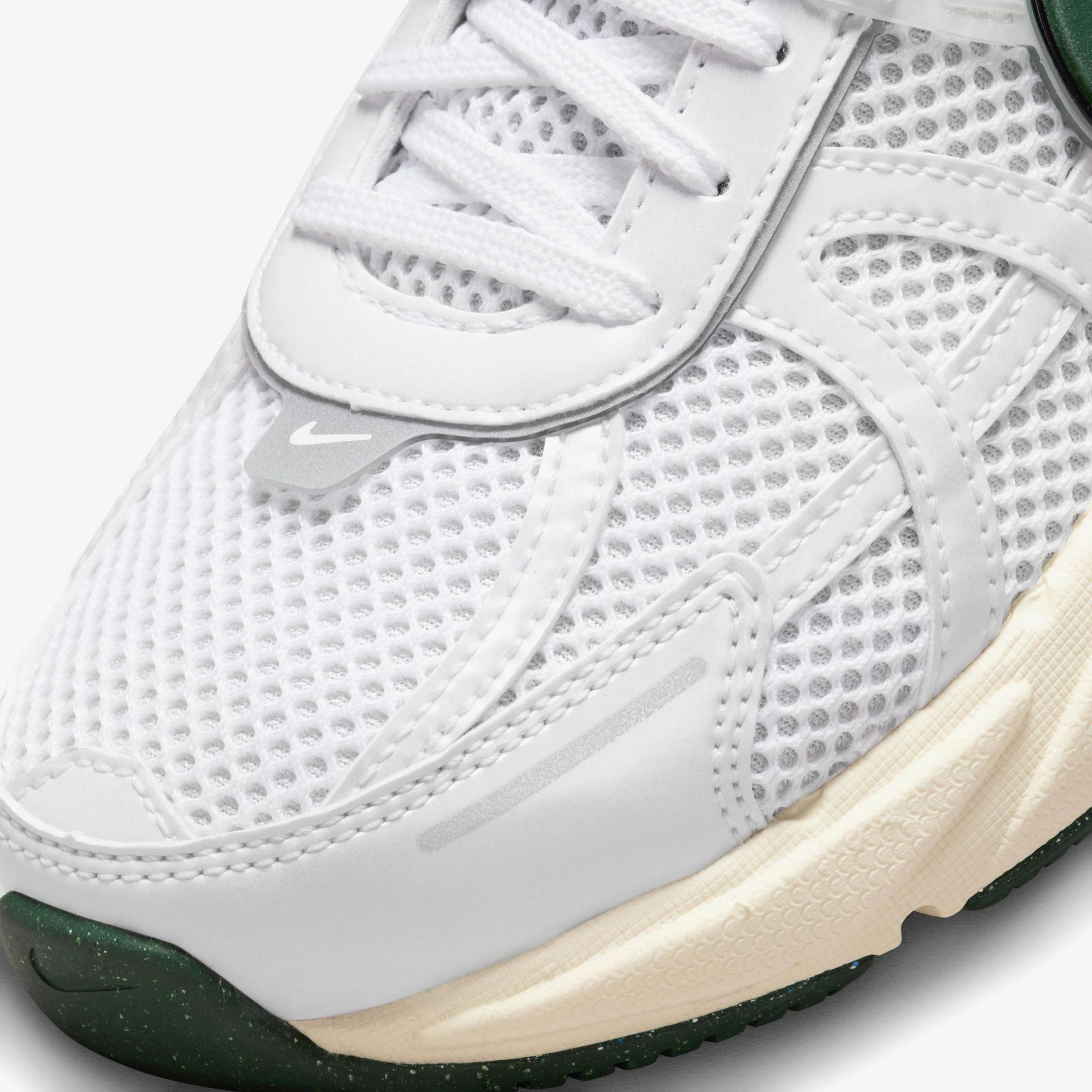 Nike V2K Run Sportswear Kadın Beyaz Spor Ayakkabı