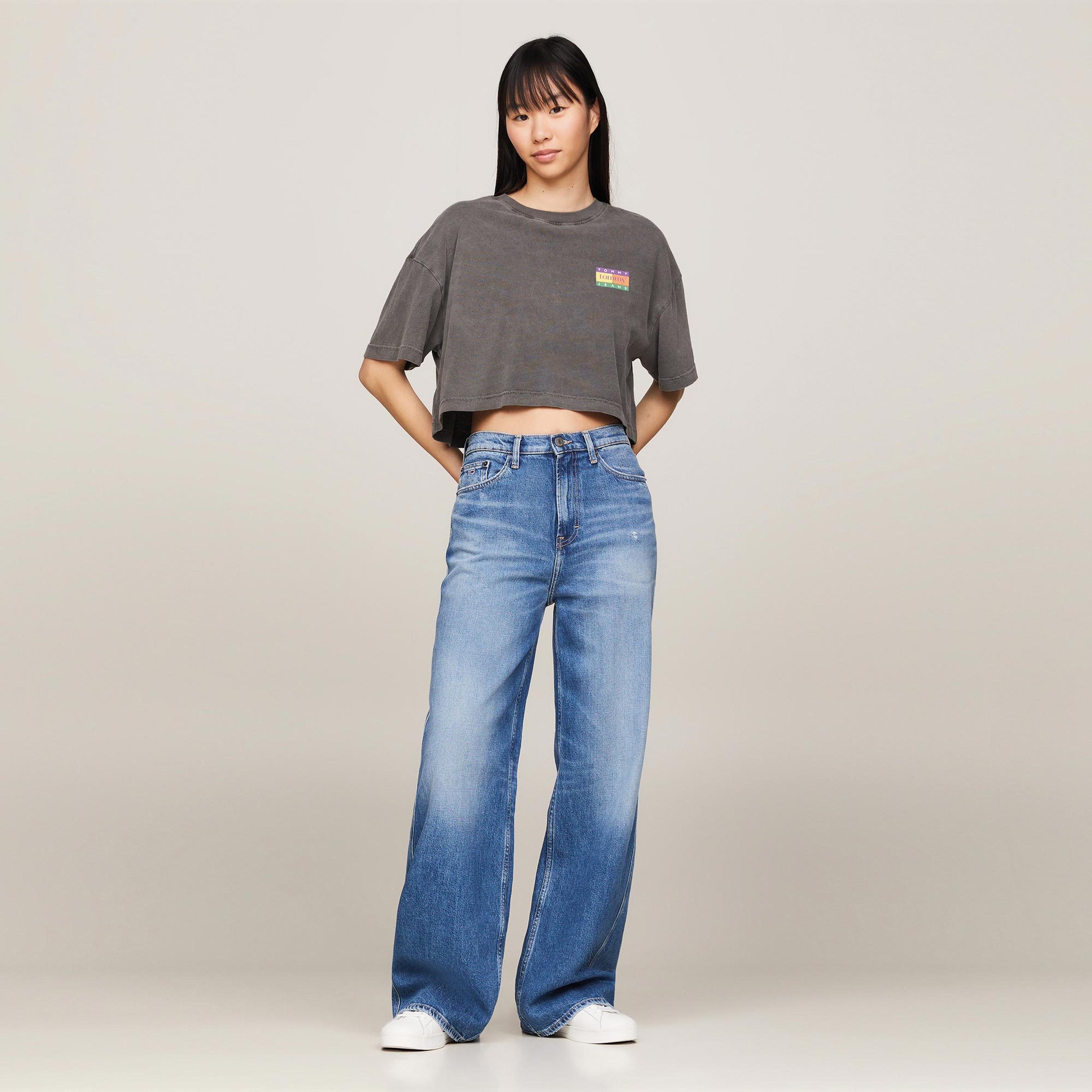 Tommy Jeans Oversize Crop Summer Flag Kadın Siyah T-Shirt