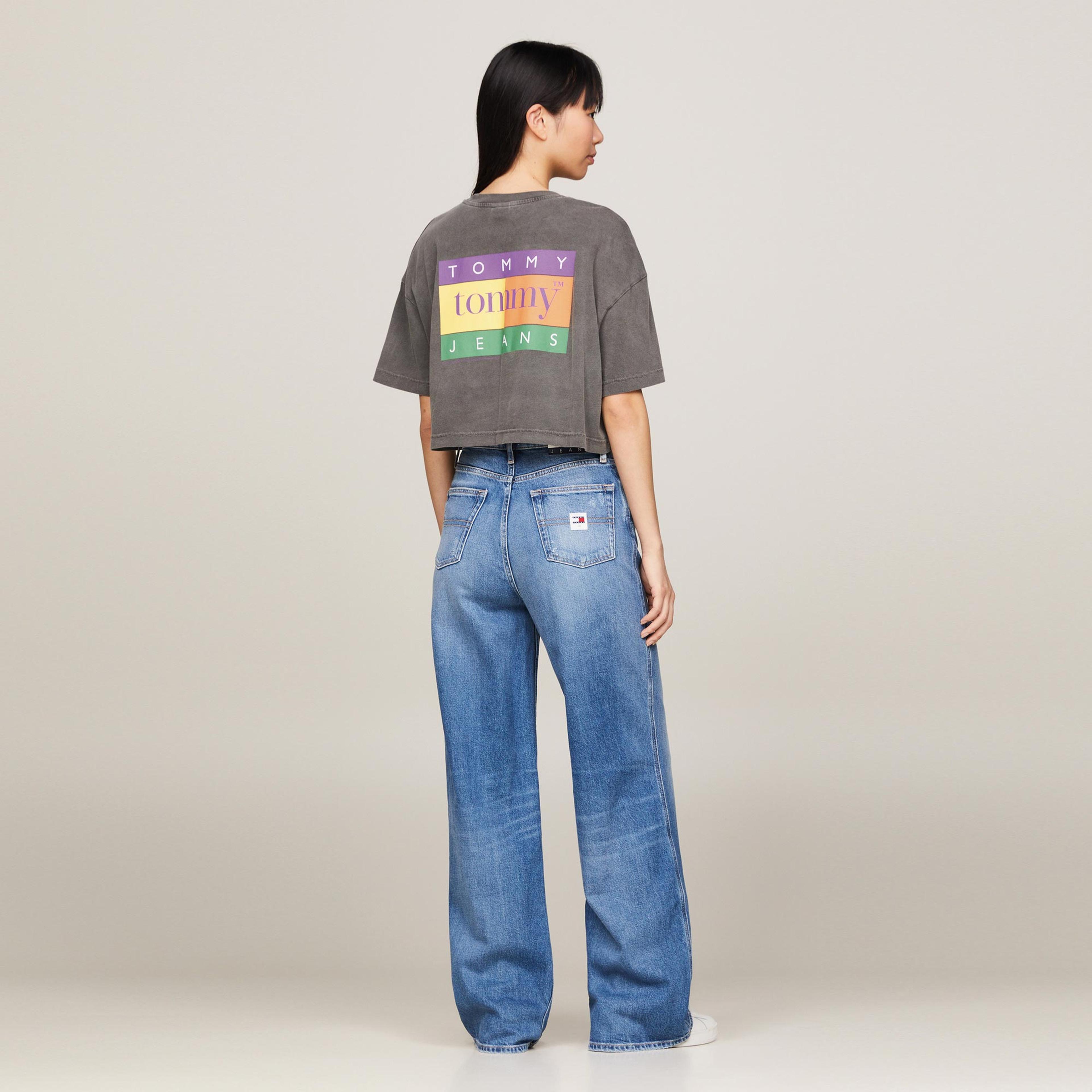 Tommy Jeans Oversize Crop Summer Flag Kadın Siyah T-Shirt
