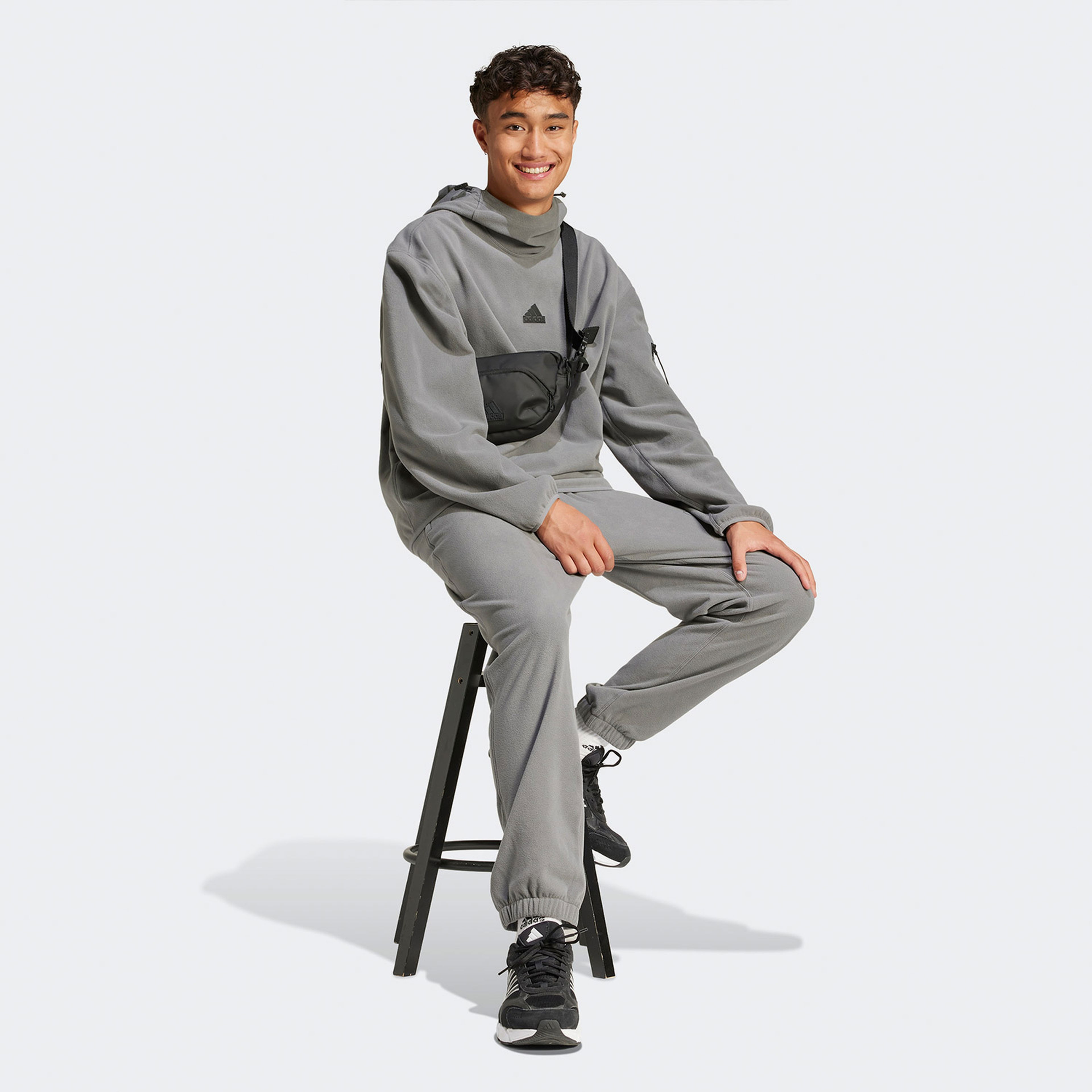 adidas City Escape Erkek Gri Günlük Eşofman Altı