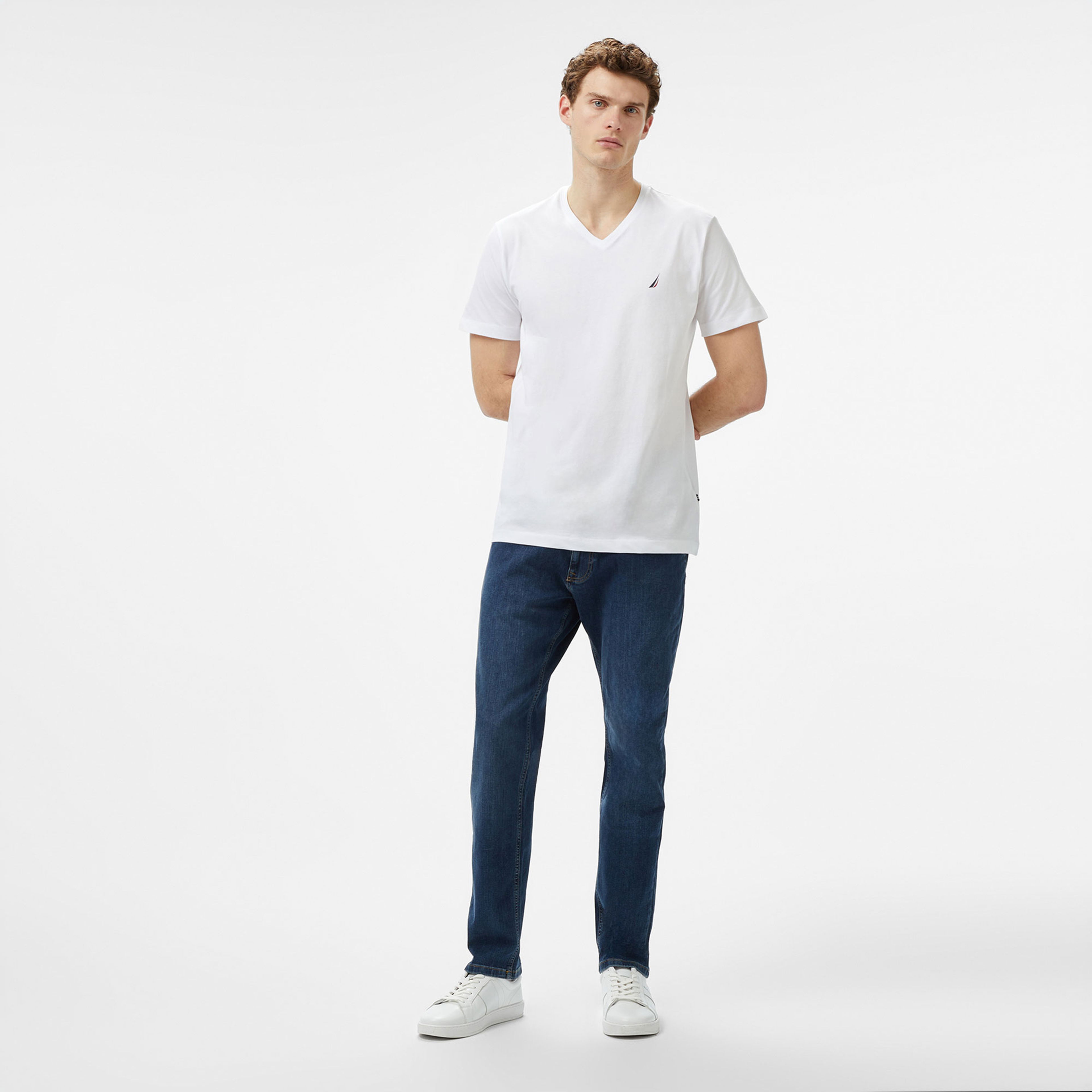 Nautica Erkek Beyaz Standart Fit V Yaka T-Shirt