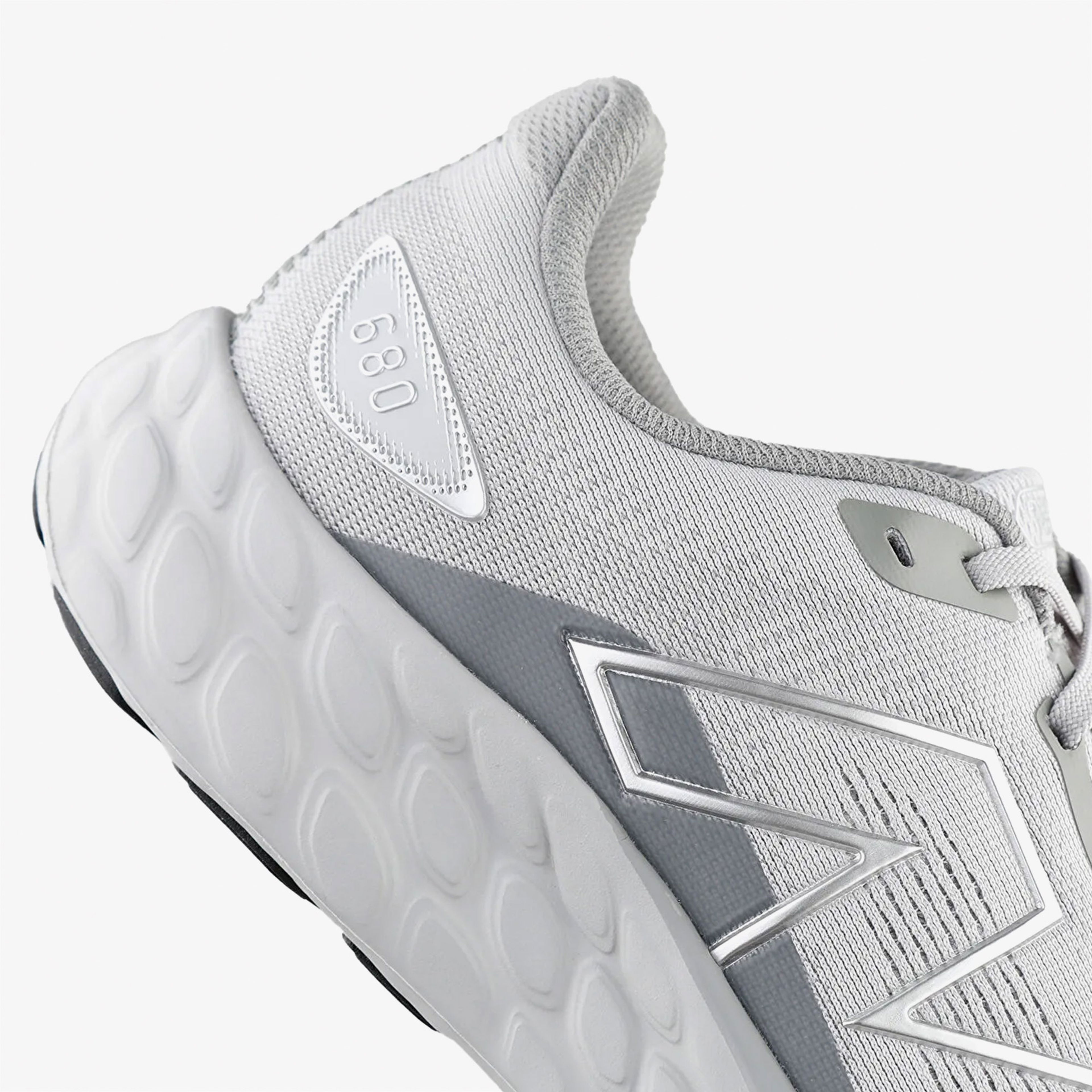 New Balance Fresh Foam 680 Erkek Gri Koşu Ayakkabısı