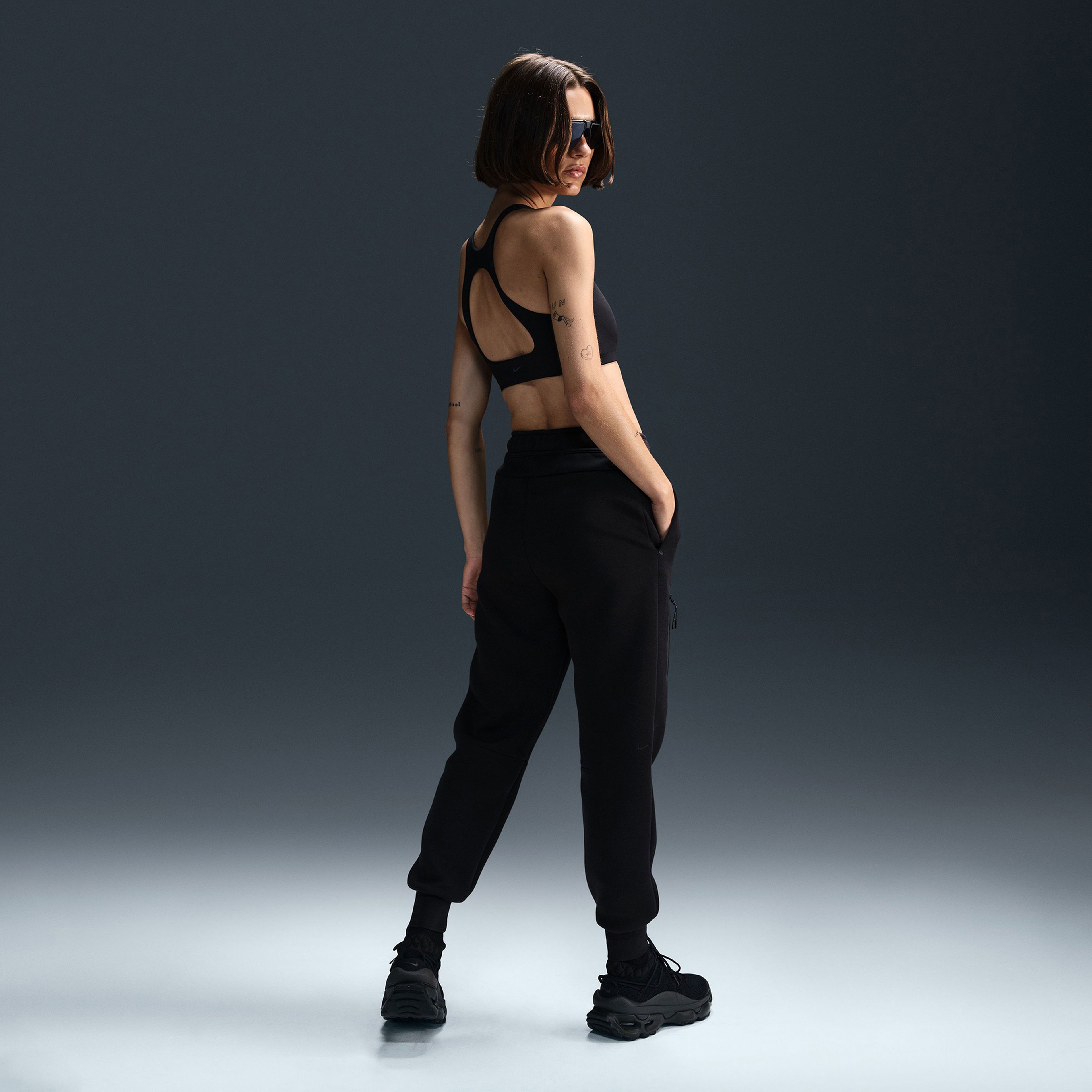 Nike Sportswear Tech Fleece Kadın Siyah Eşofman Altı