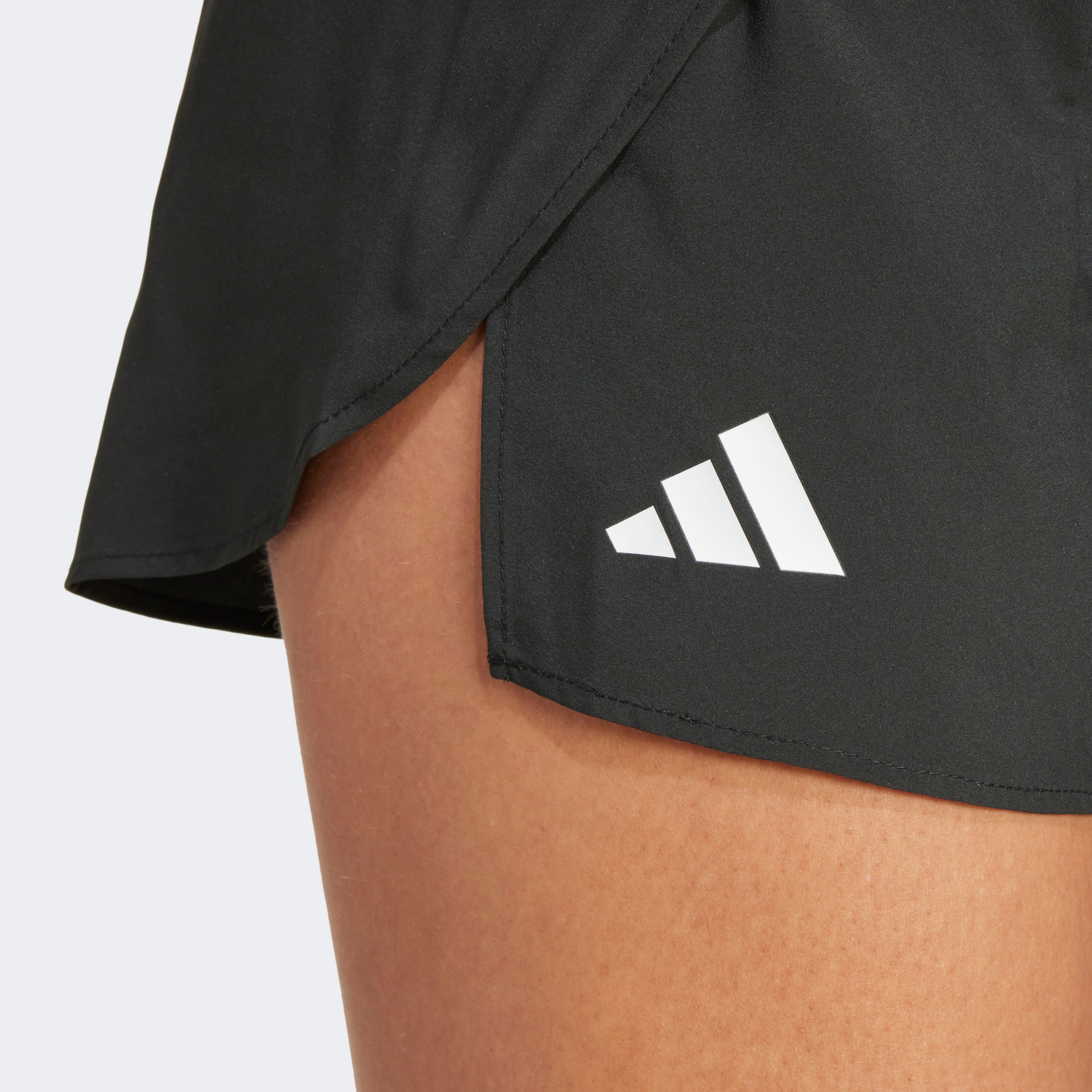 adidas Adizero Essentials Split Kadın Siyah Koşu Şortu