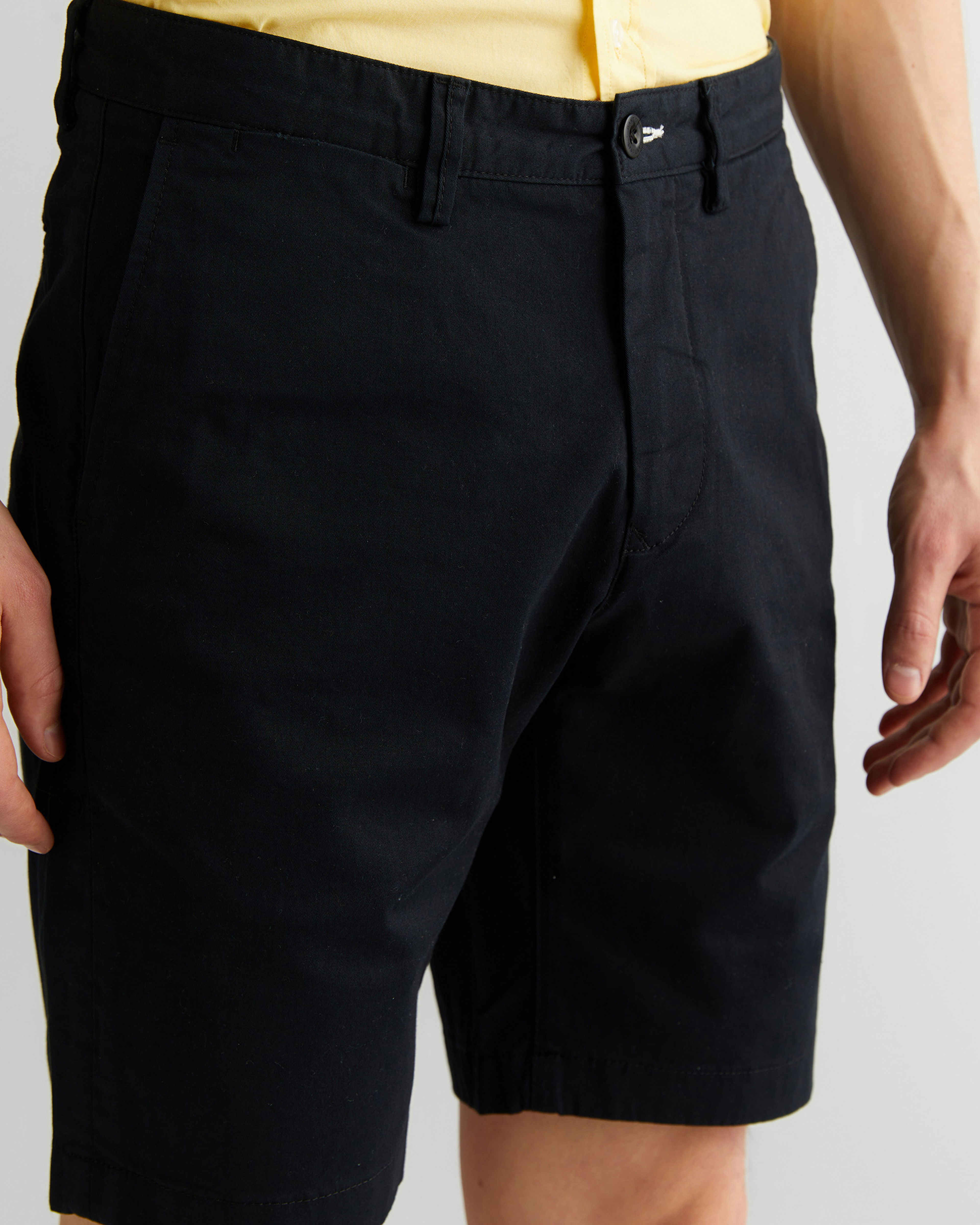 GANT Erkek Siyah Slim Fit Şort