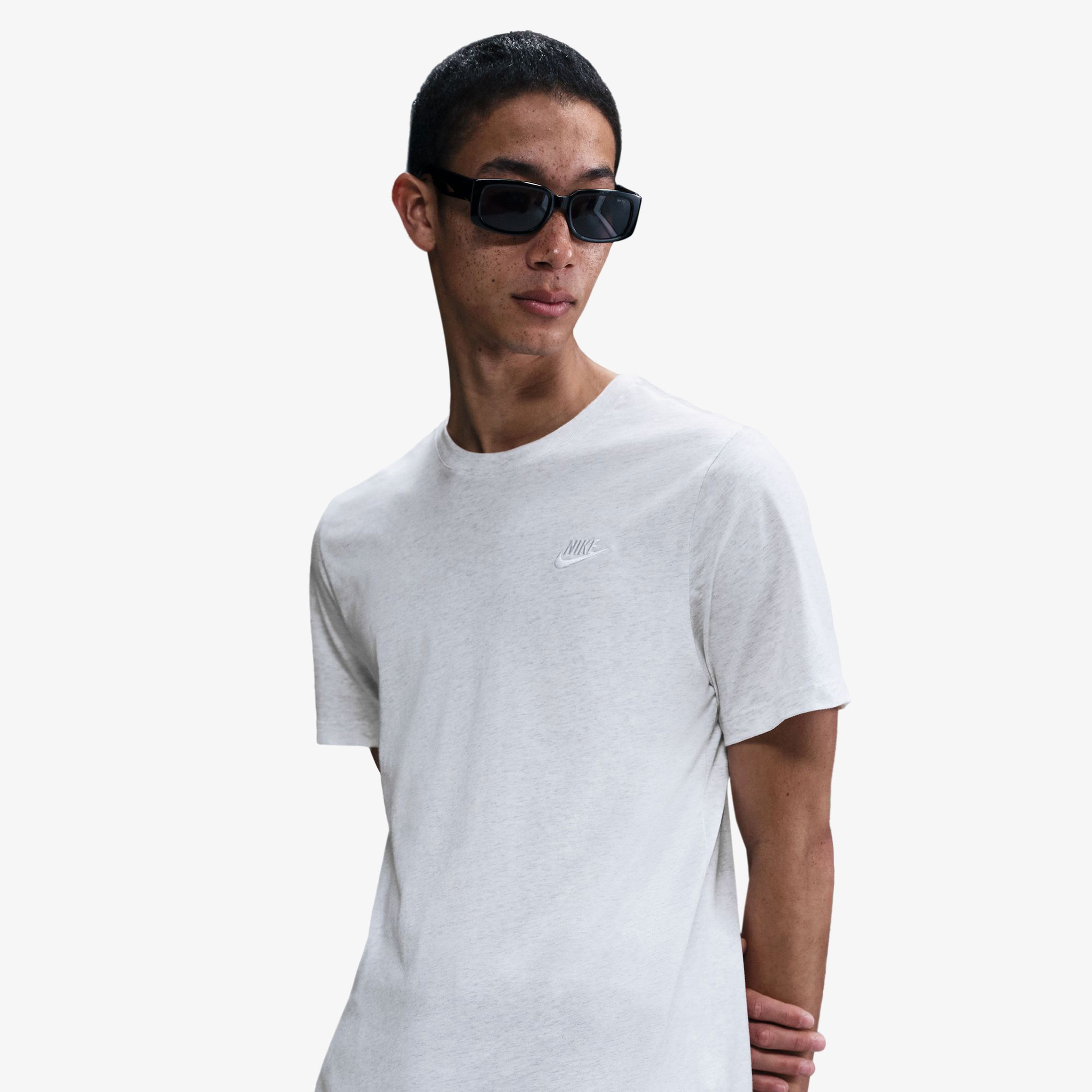 Nike Sportswear Club Erkek Gri T-Shirt