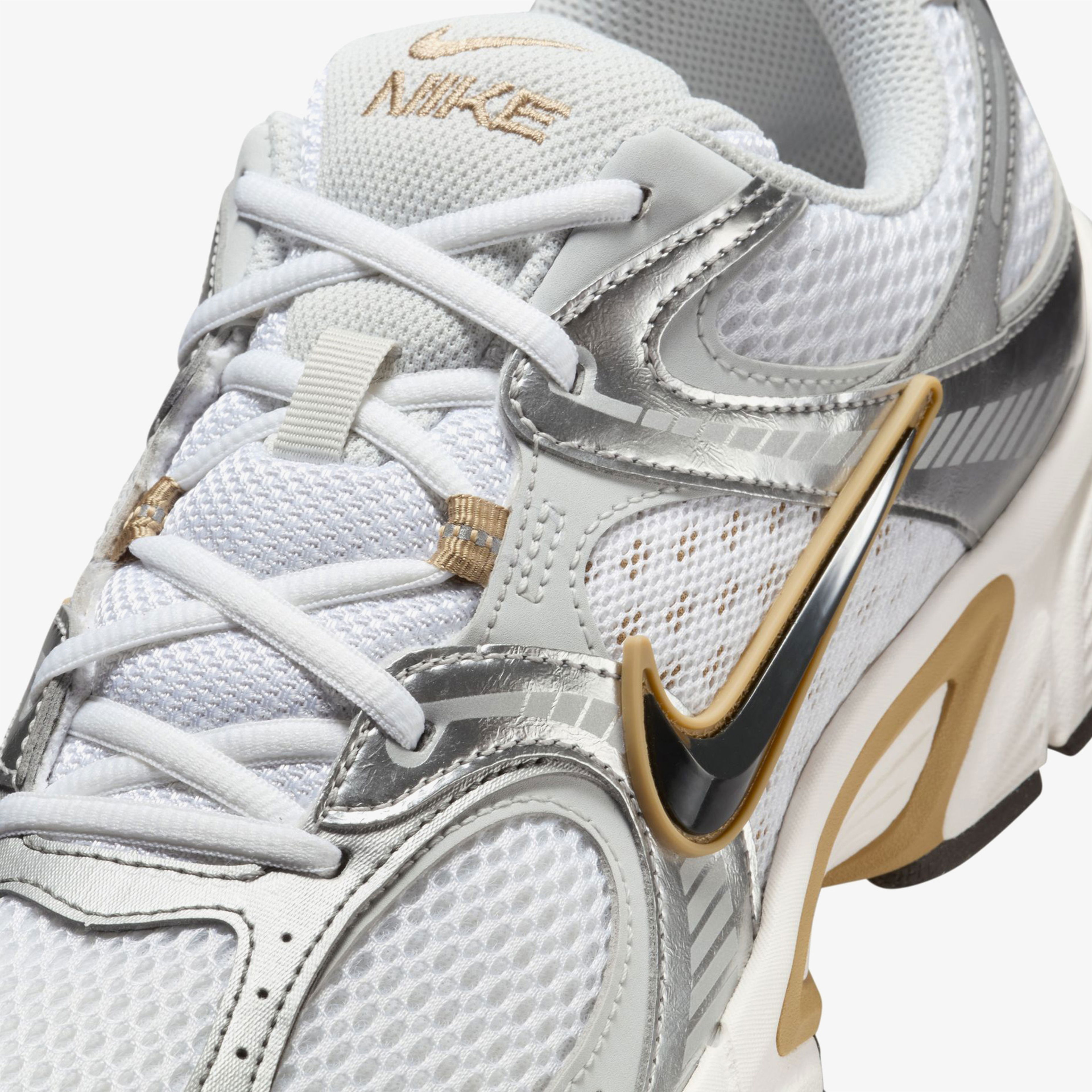 Nike V5 RNR Erkek Gri Spor Ayakkabı
