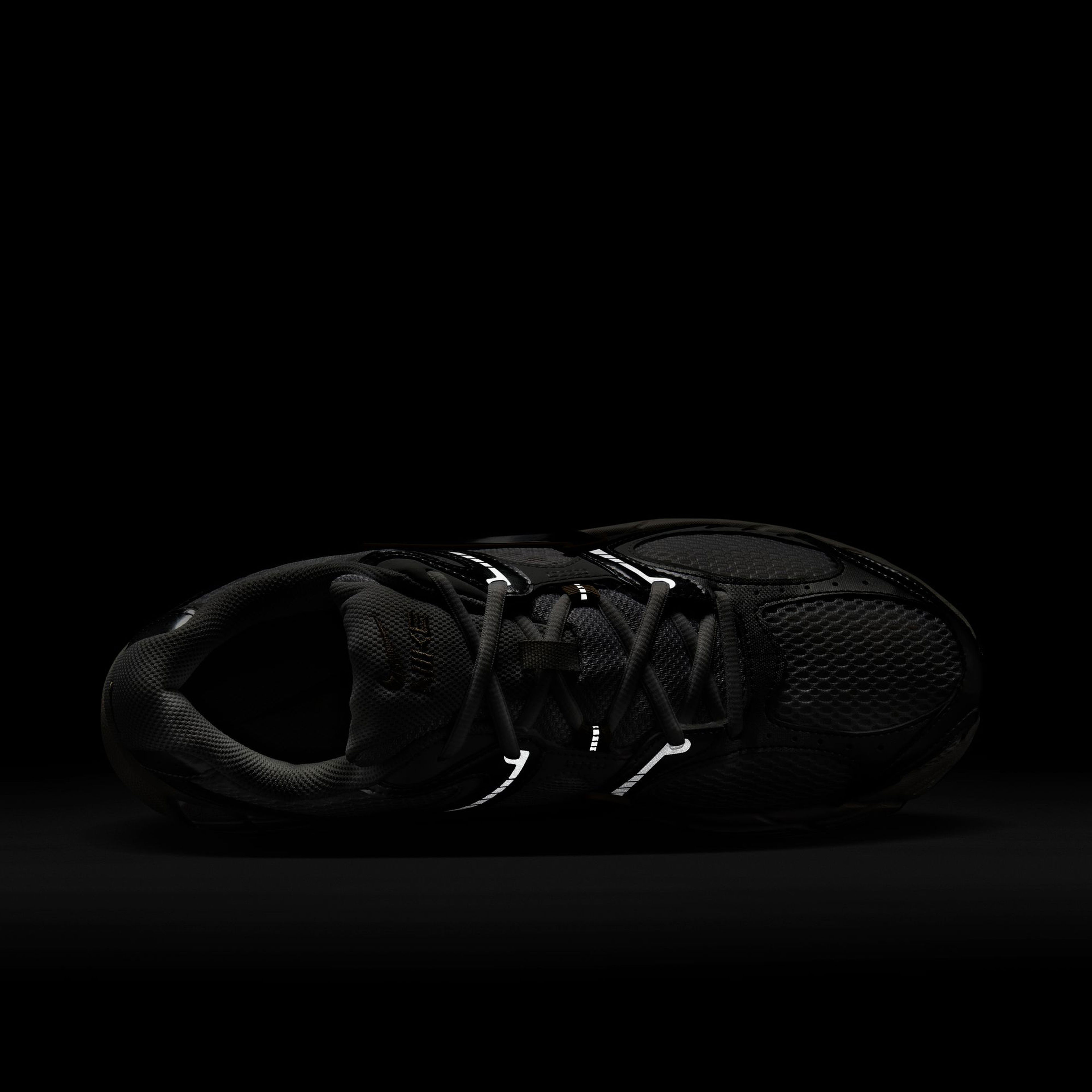 Nike V5 RNR Erkek Gri Spor Ayakkabı