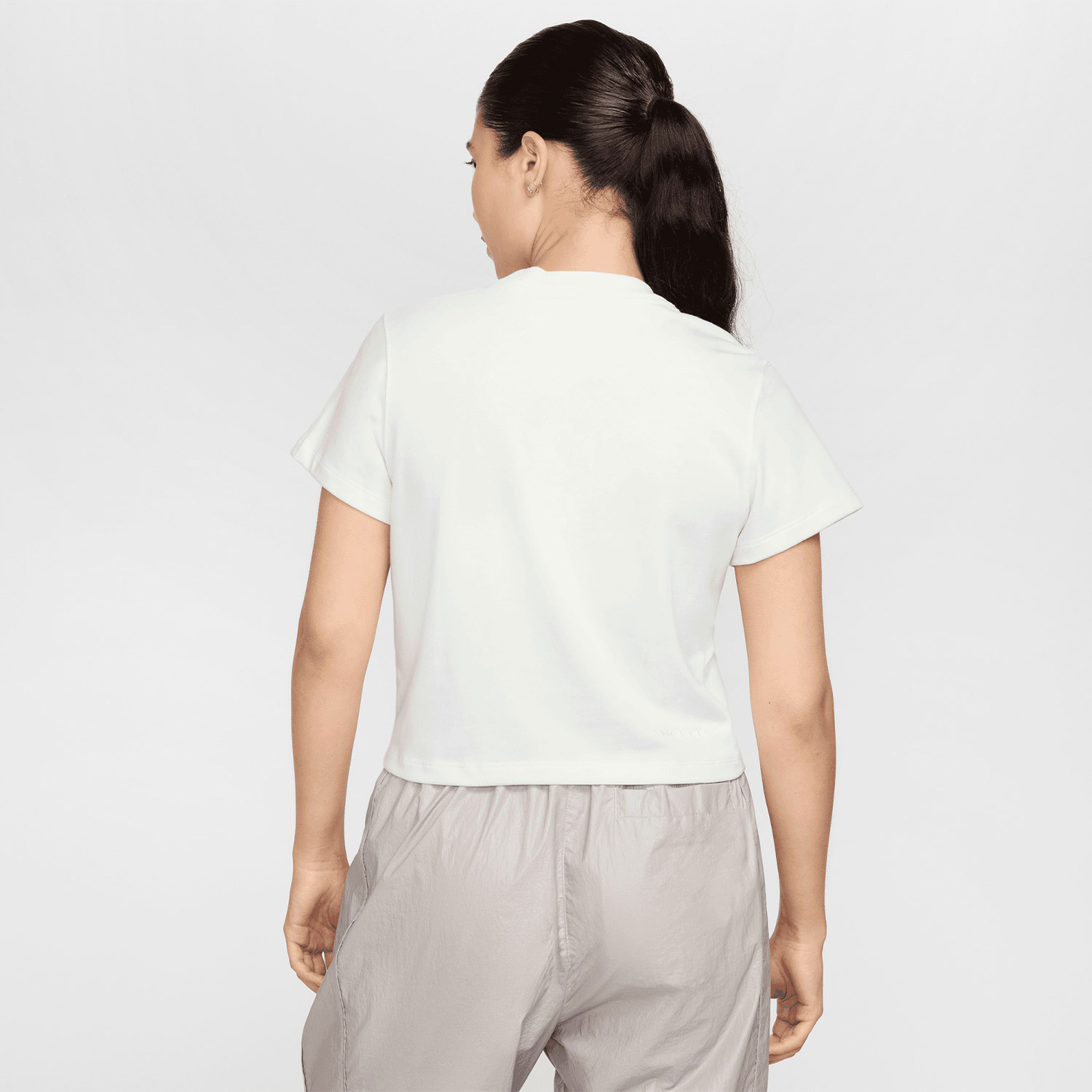 Nike ACG Dri-Fit Kadın Beyaz T-Shirt