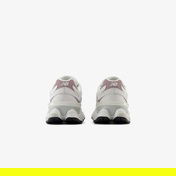 New Balance 9060 Unisex Gri Sneaker