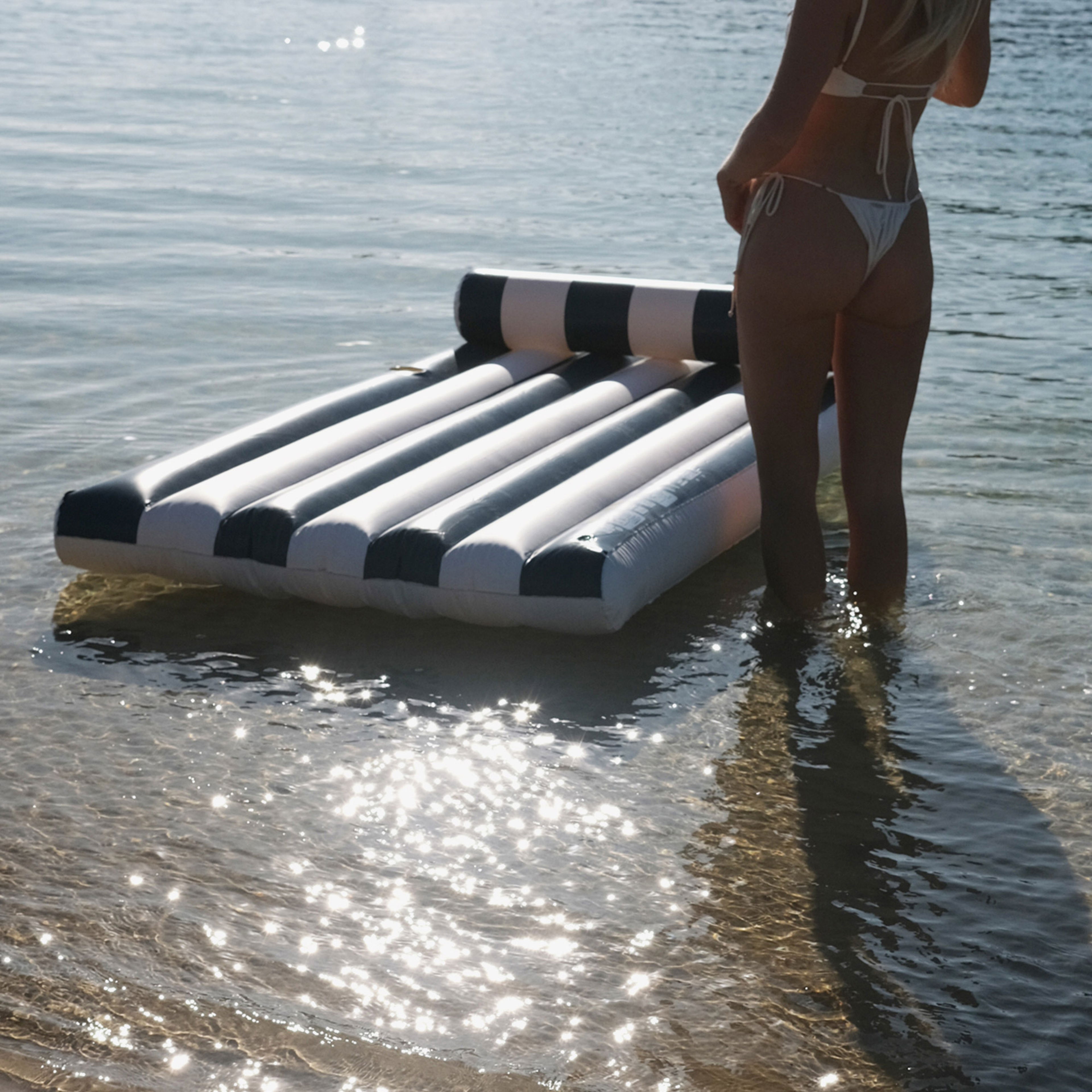 Sunnylife Luxe Lilo Siyah Çizgili Şişme Deniz Yatağı
