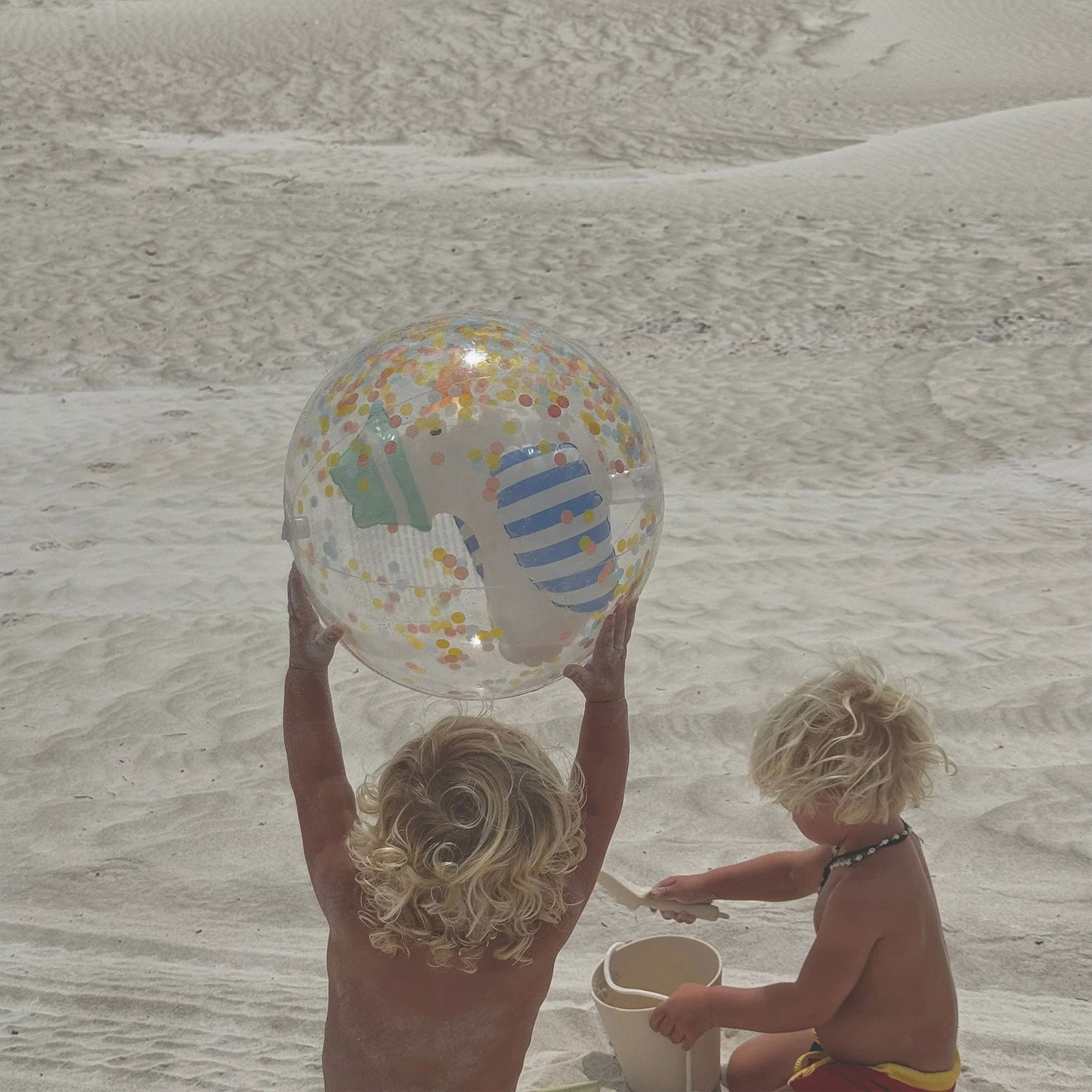 Sunnylife 3 Boyutlu Inflatable Mavi Çizgili Plaj Topu