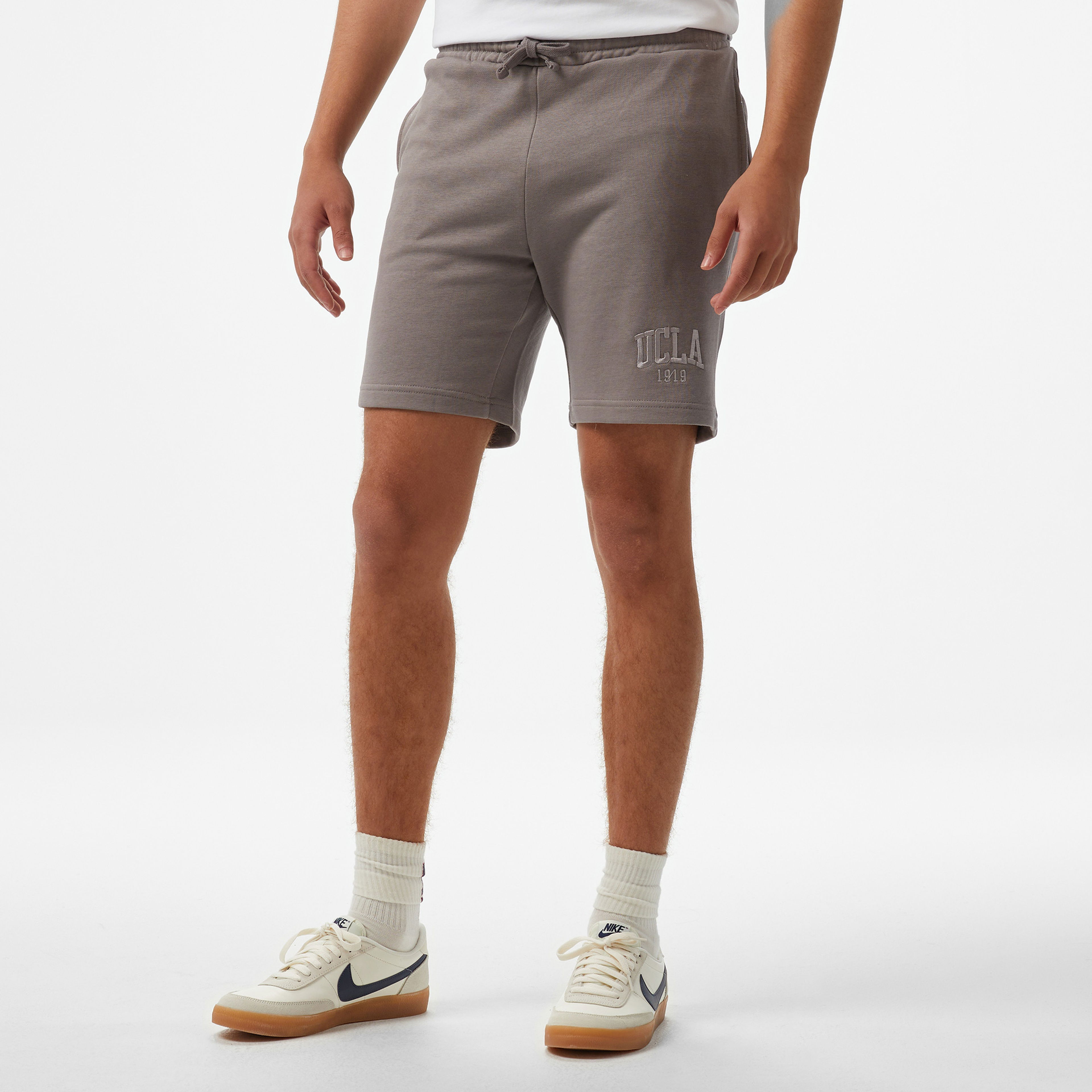 Ucla Nakışlı  Standard Fit Erkek Siyah Şort