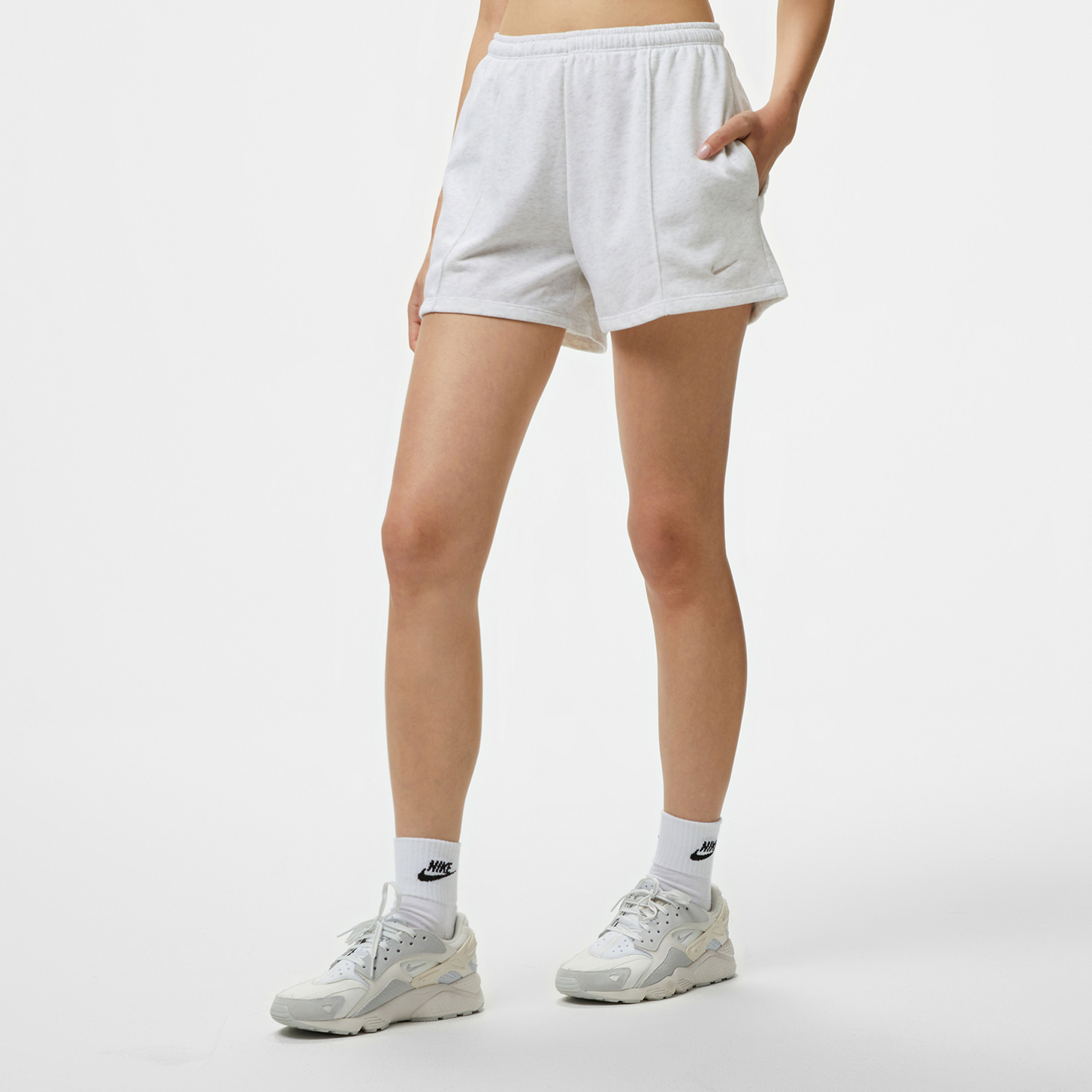 Nike Chill French Terry Kadın Beyaz Şort