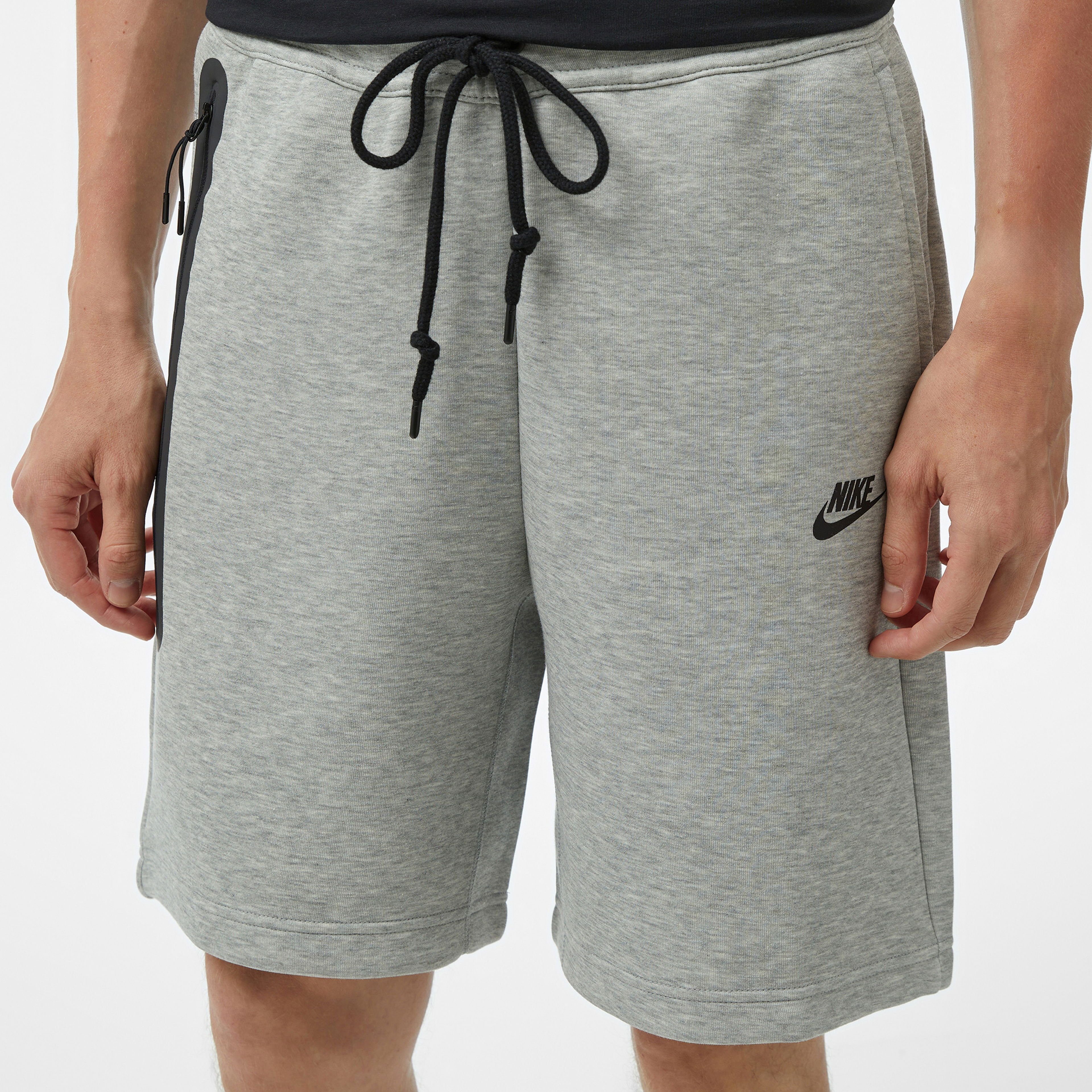 Nike Tech Fleece Erkek Gri Şort