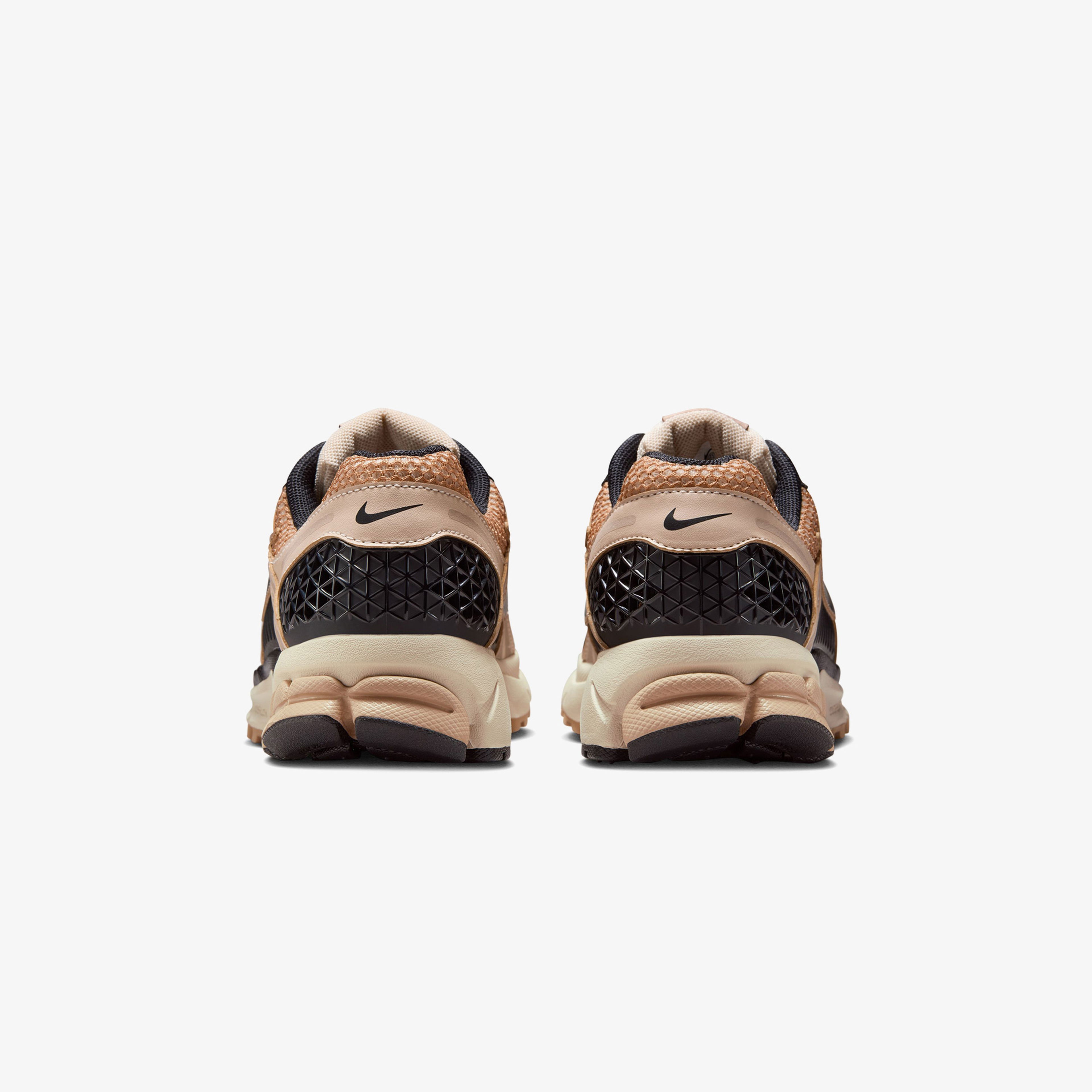 Nike Zoom Vomero 5 Kadın Beyaz Spor Ayakkabı