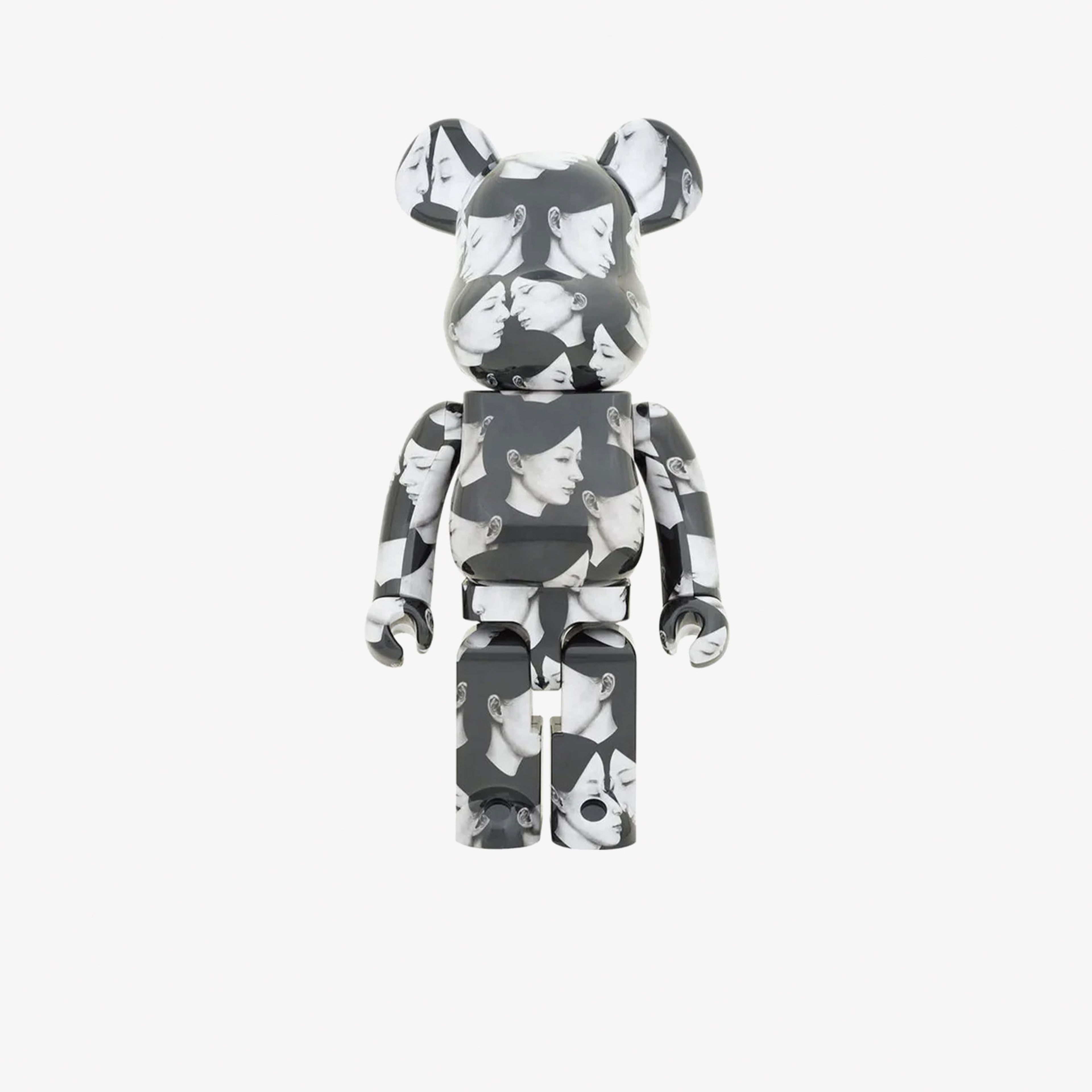 Bearbrick BLACK Scandal Yohji Yamamoto × Suzume Uchida × S.H.I.P&crew 1000? Renkli Figür
